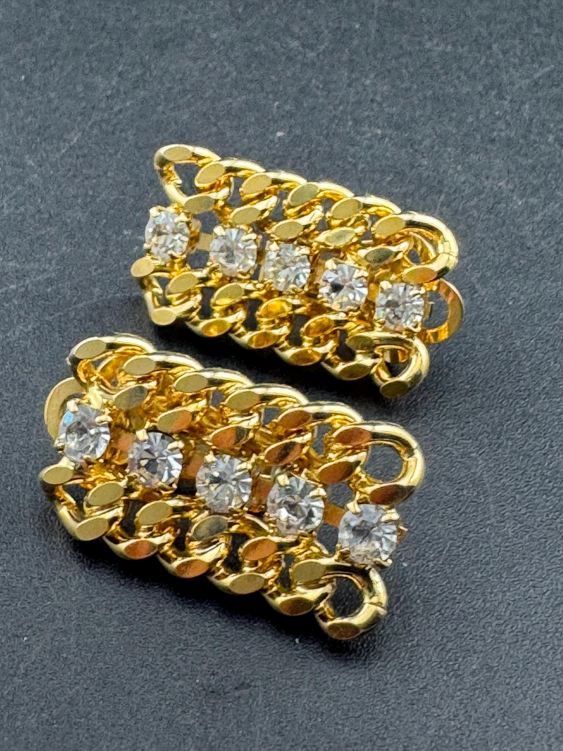 Vintage 1980s flat curb Chain Clip On Earrings: Gold Tone Diamanté