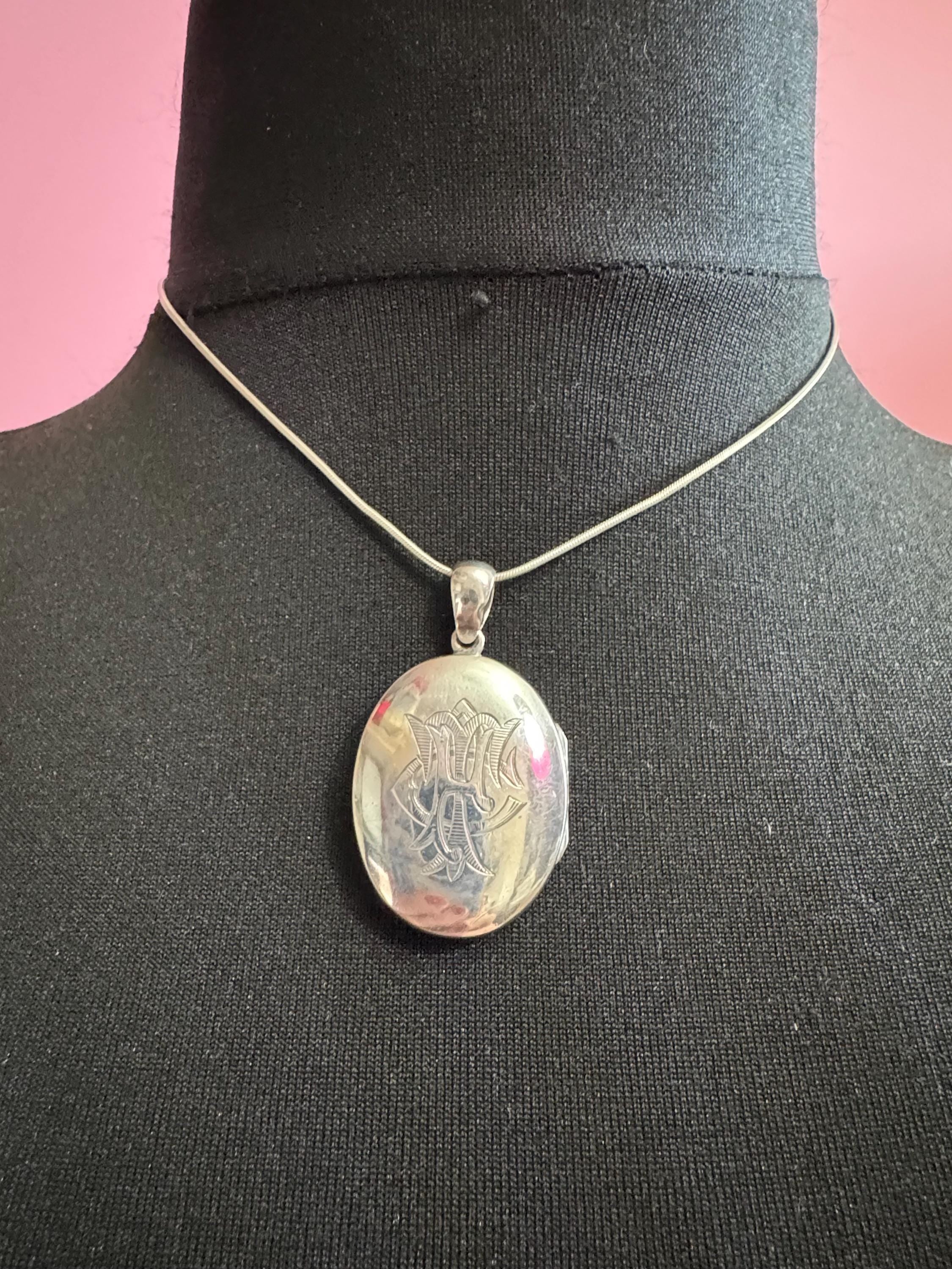 Victorian 1878 oval silver Photo locket , sterling 925 antique