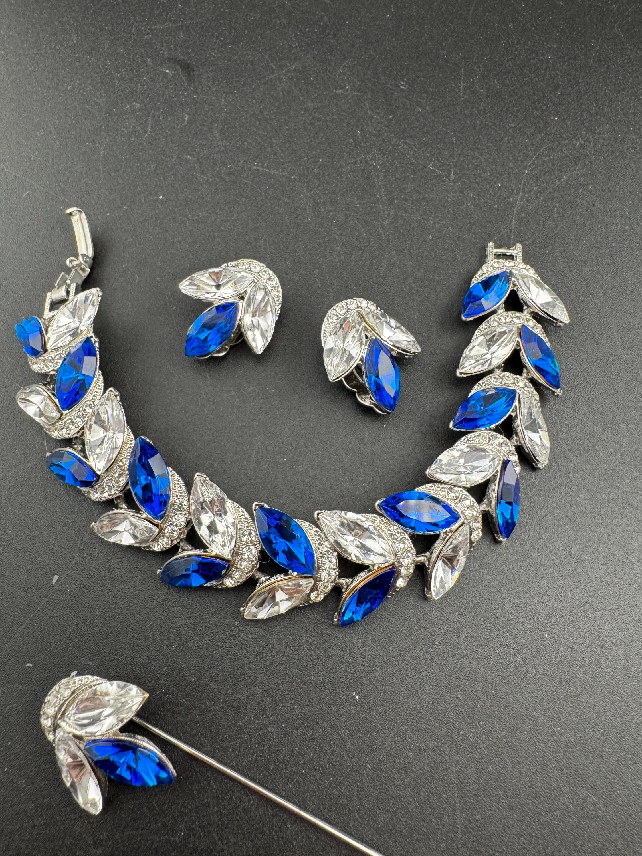 Vintage sapphire BLUE Swarovski crystal jewellery set, stick pin, bracelet and clip on earrings.