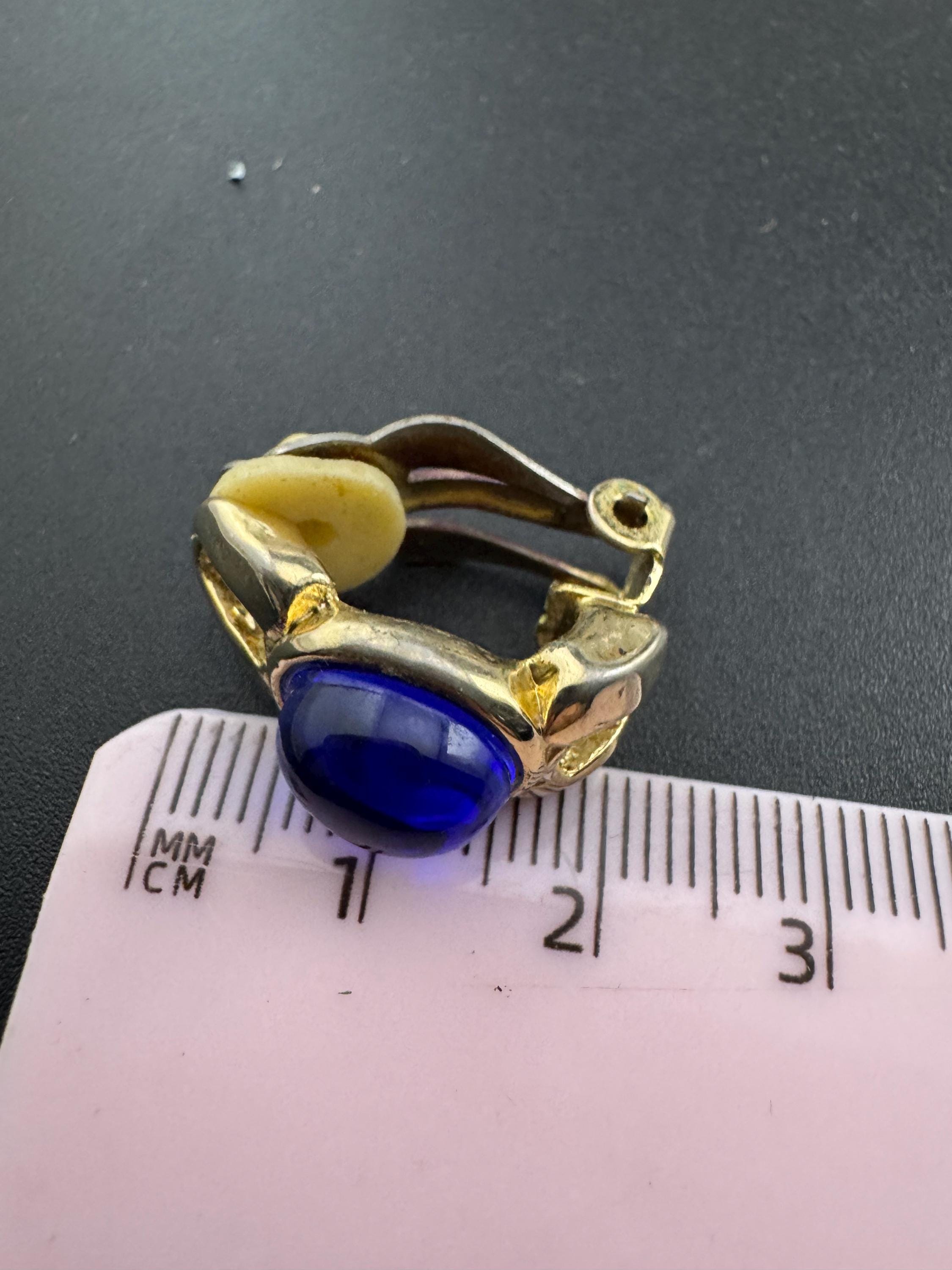 Vintage sapphire cabochon Clip On Earrings: oval half hoop Blue stones Gripoix style