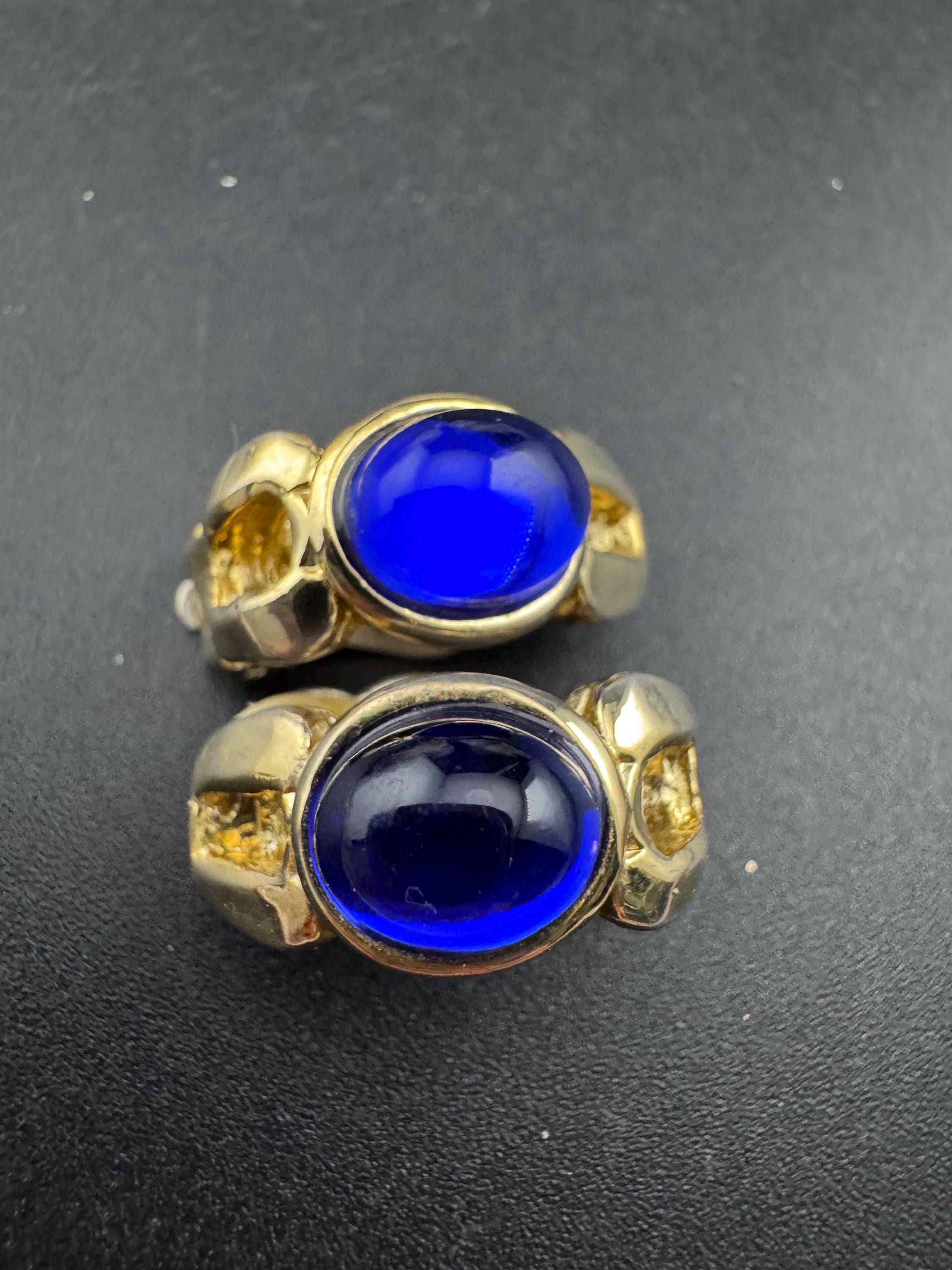 Vintage sapphire cabochon Clip On Earrings: oval half hoop Blue stones Gripoix style
