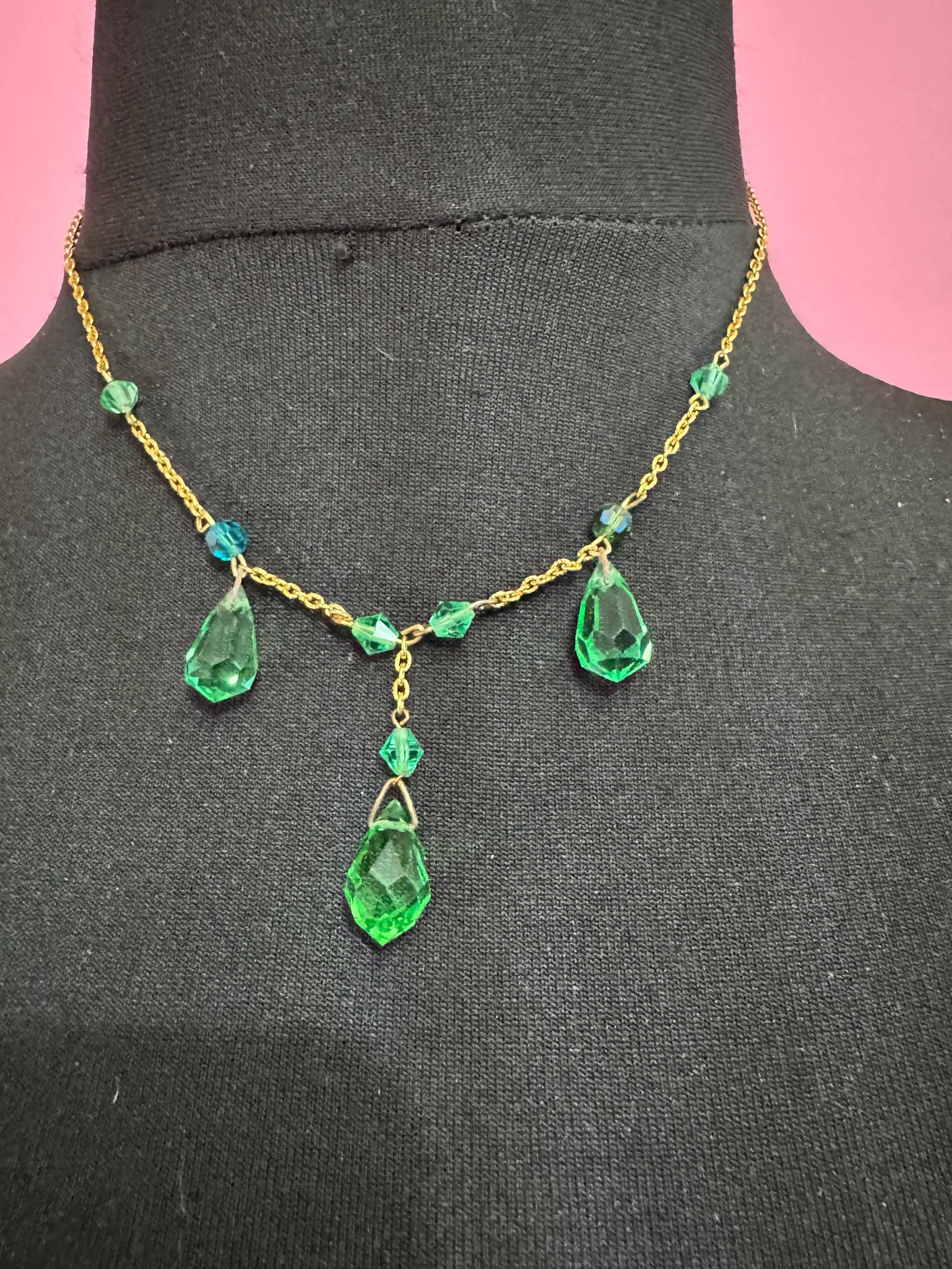 Antique gold tone Art Deco emerald green triplet pendant drop Necklace
