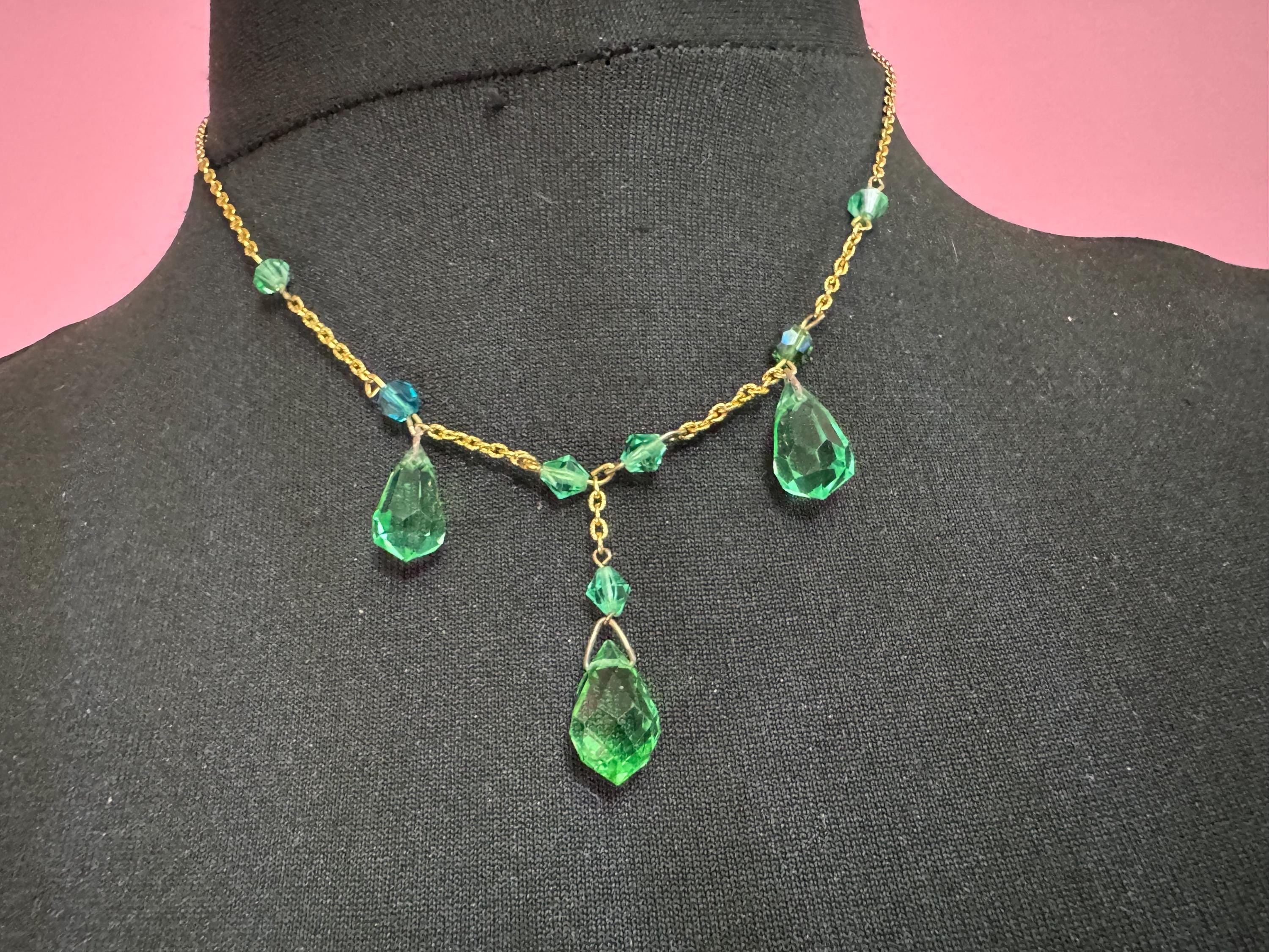 Antique gold tone Art Deco emerald green triplet pendant drop Necklace