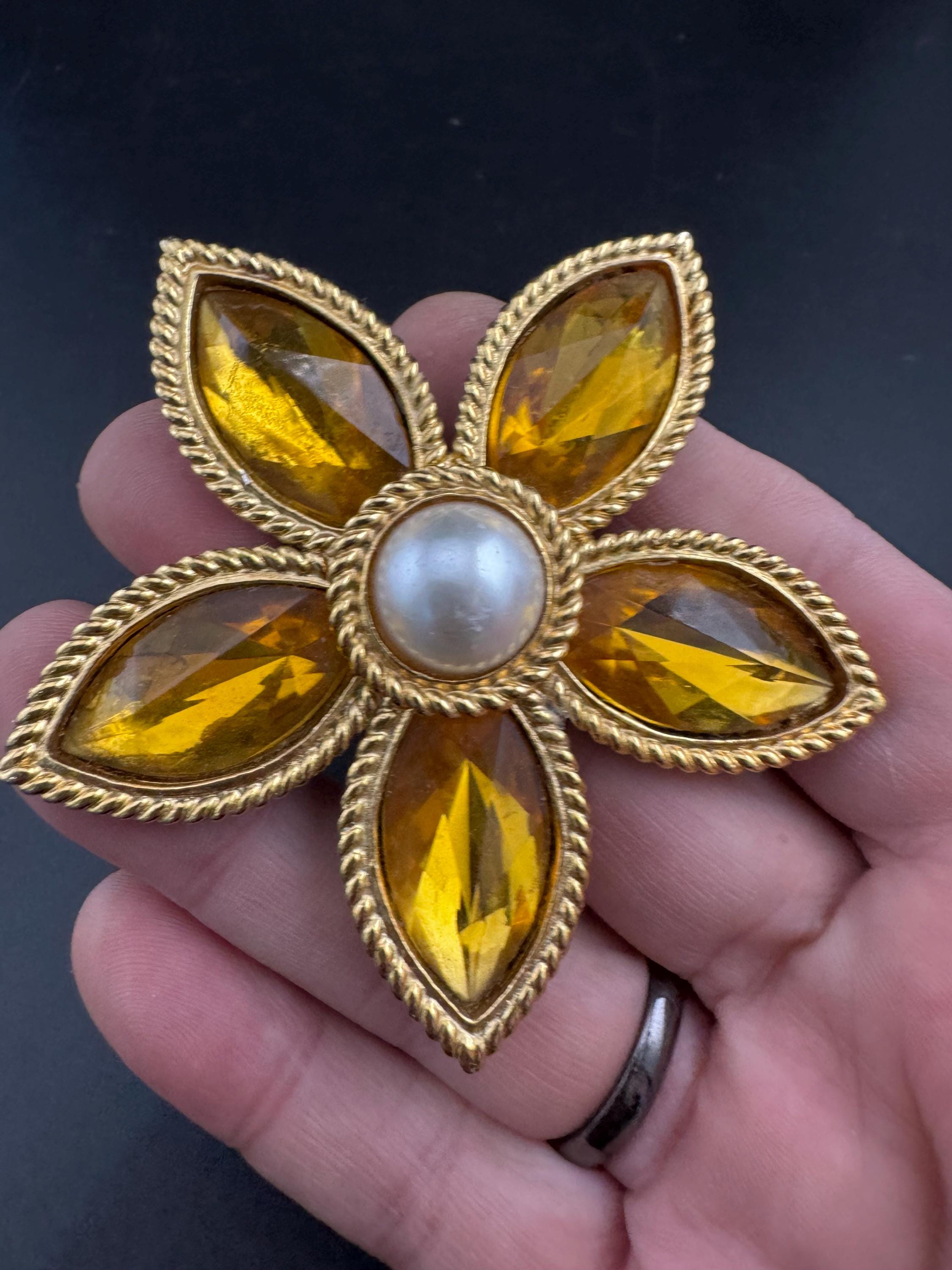 Signed butler and Wilson large yellow rhinestone pearl flower brooch