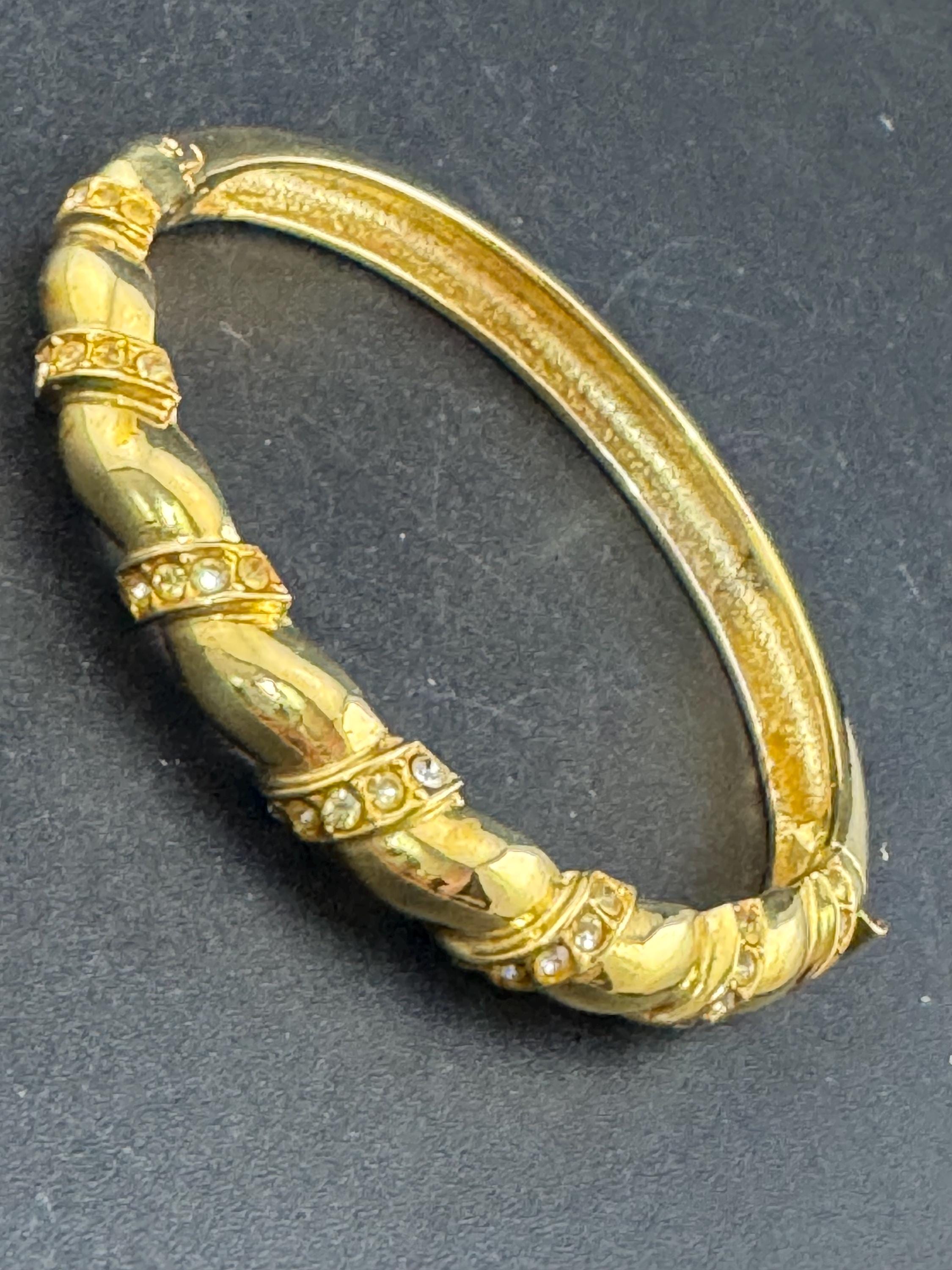 Signed sphinx Gold Plated Clamper Bangle: Retro diamanté Crystal Cuff