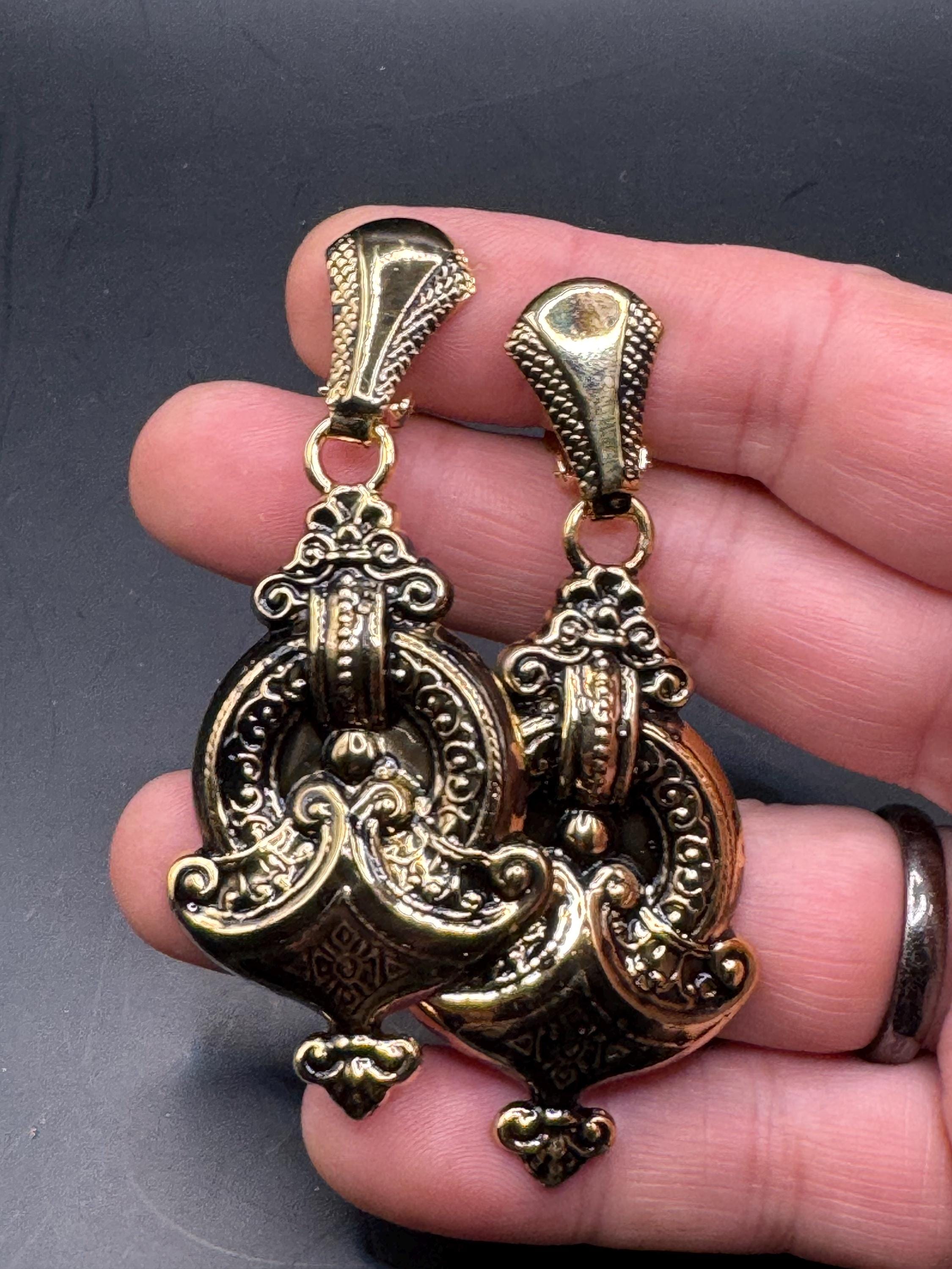 Vintage 80s 7cm antique Gold door knocker drop clip on earrings, embossed metal unused