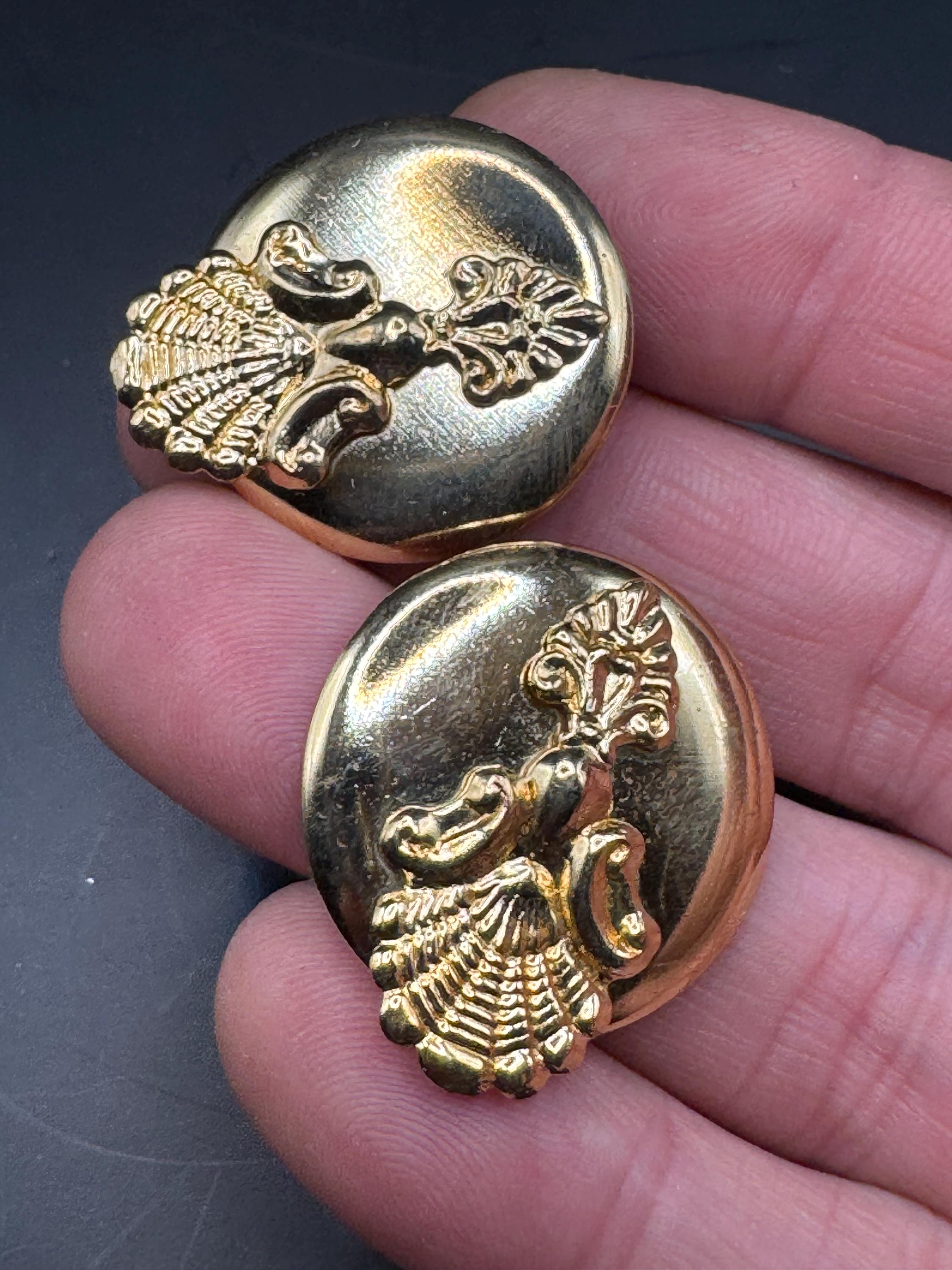 3cm gold ornate disc button stud earrings, oversized embossed metal 1980s for pierced ears