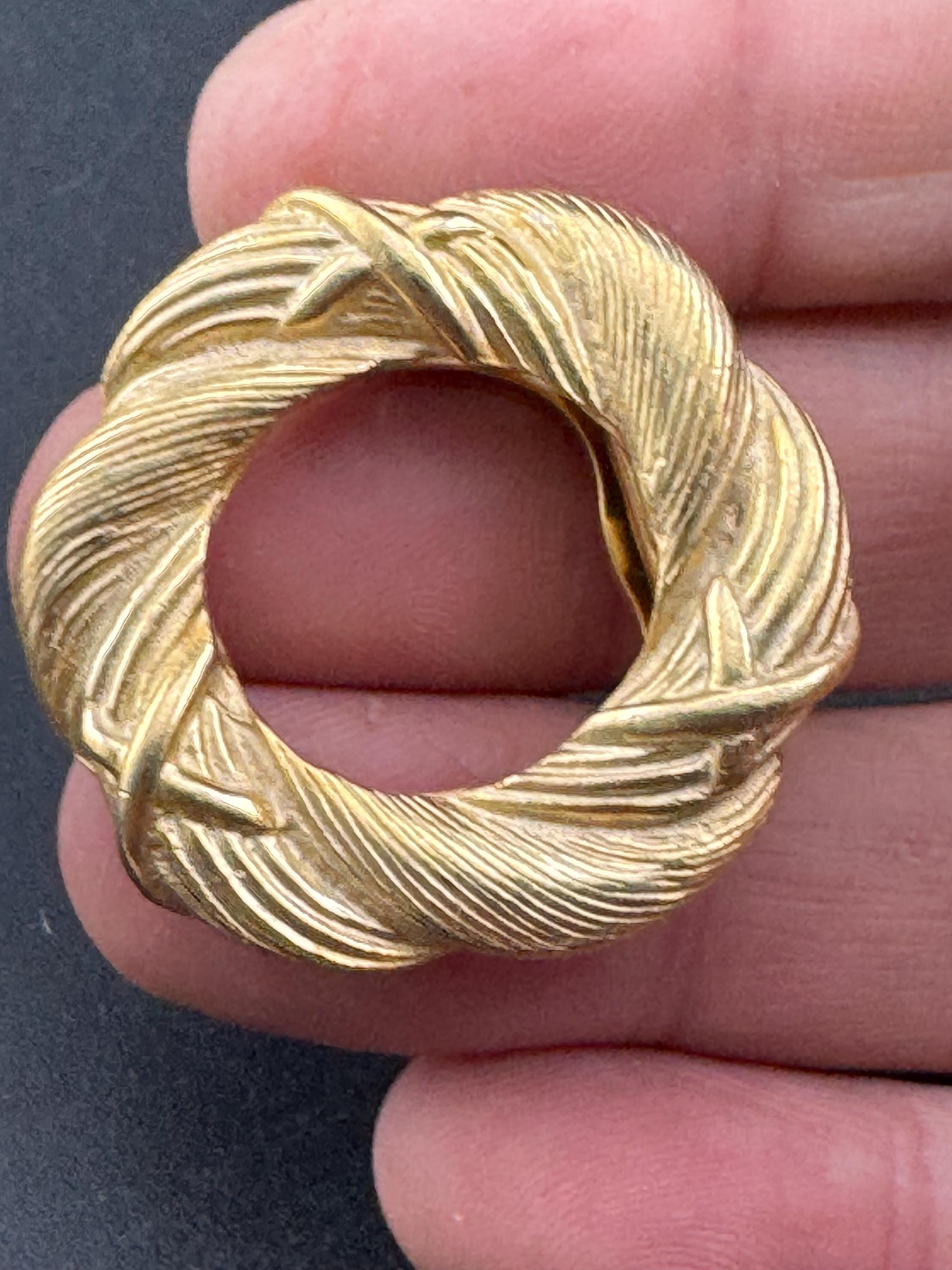 Vintage Gold rope Scarf Clip: Nautical style