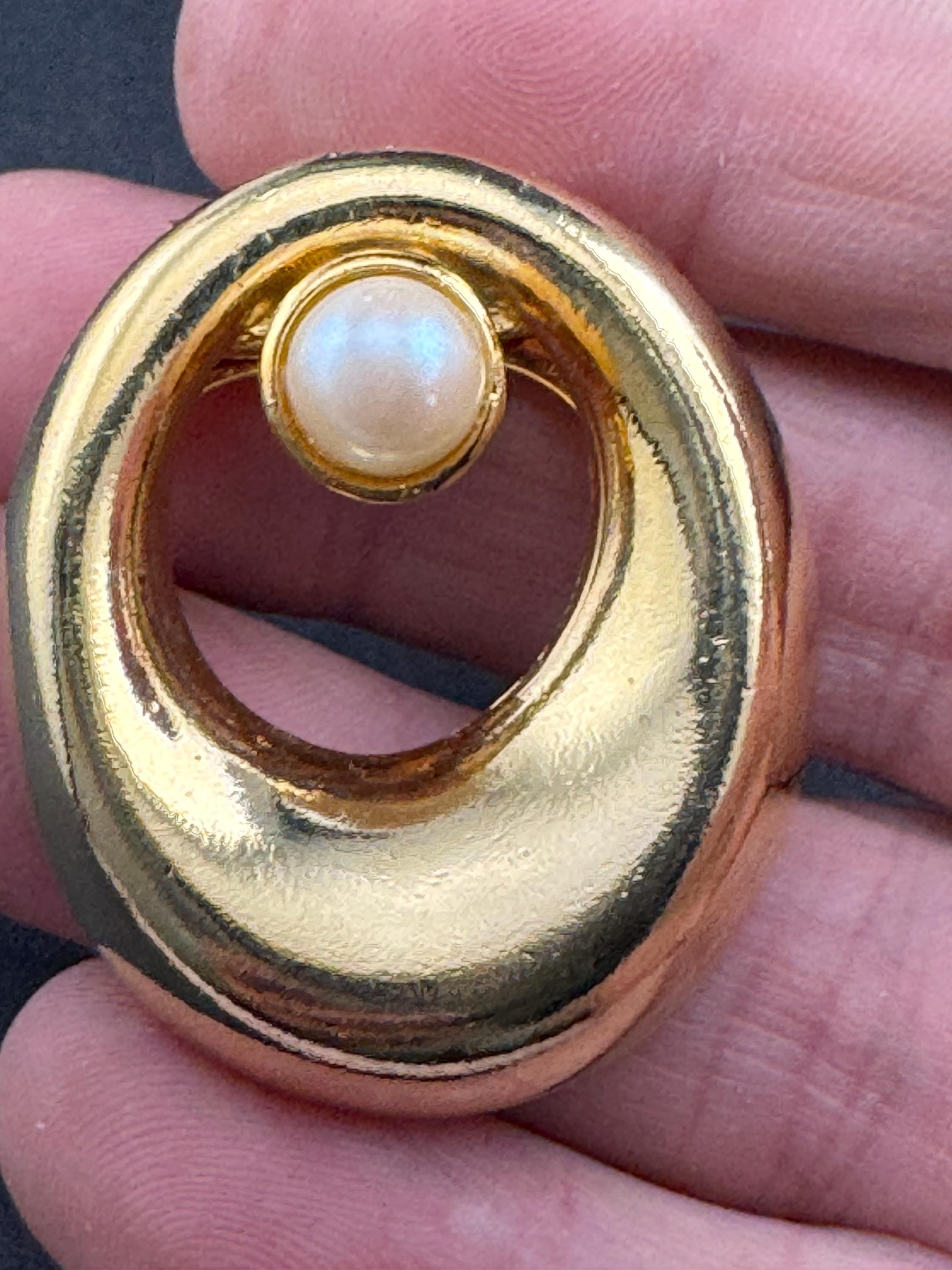 Vintage gold Faux Pearl oval Scarf Clip, 1980s unused