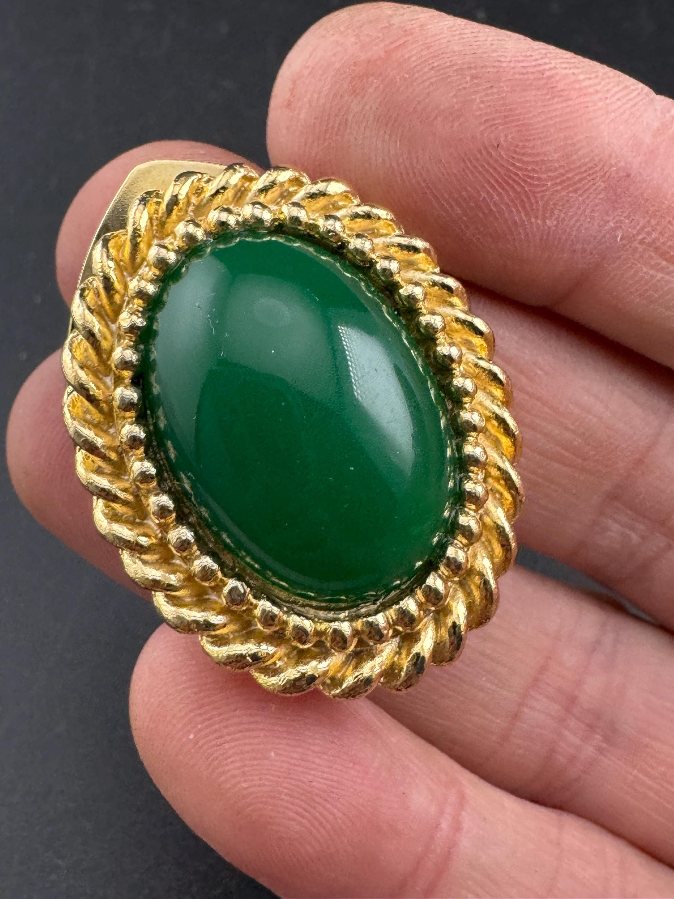 Vintage emerald green and gold Scarf Clip: oval cabochon