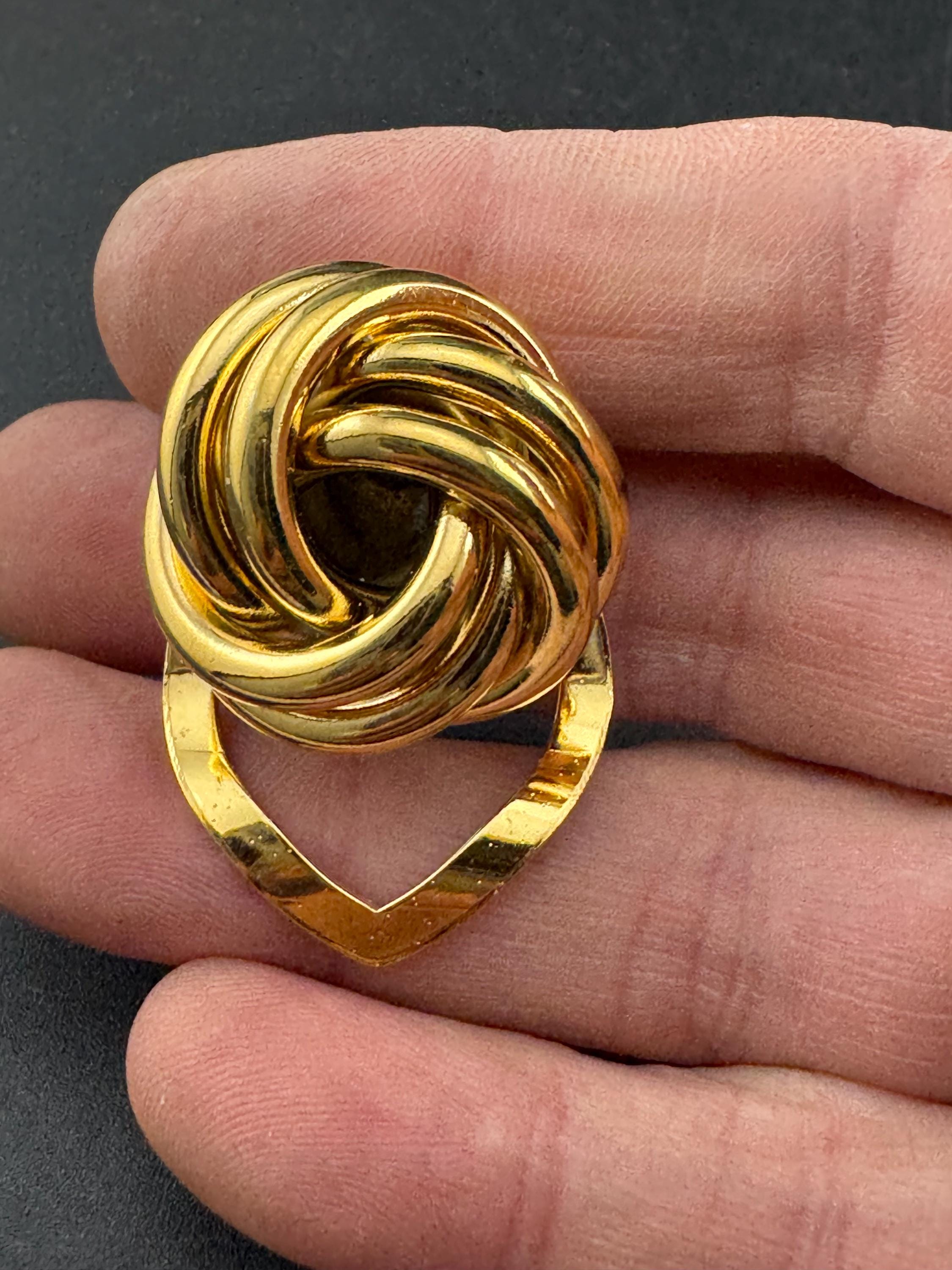 Classic 1980s tube knot Scarf Clip, gold tone unused old stock