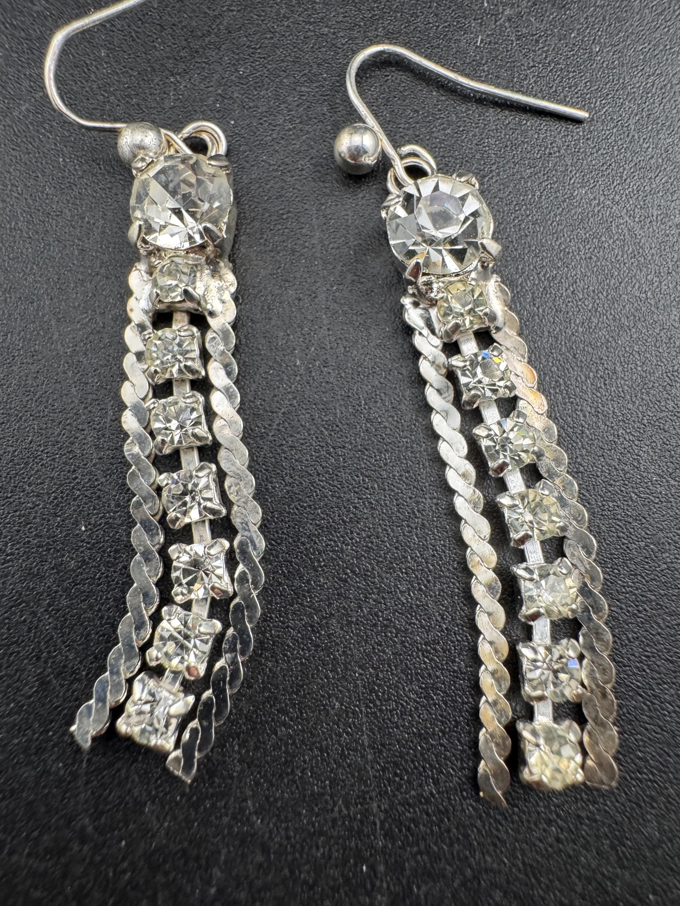 Sparkly 5cm long silver tone chain tassel diamanté drop earrings, pierced earwires vintage and unused