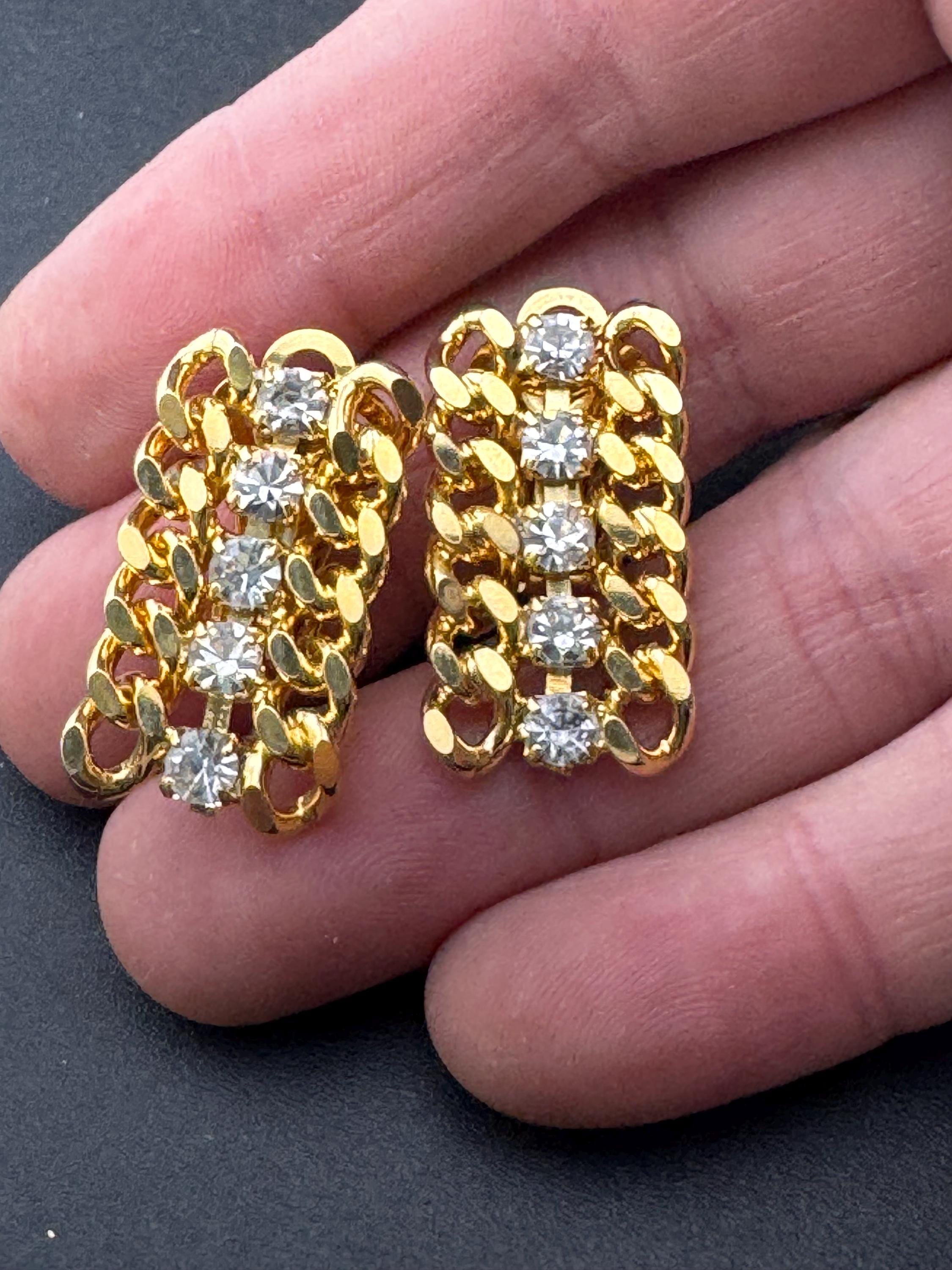Vintage 1980s flat curb Chain Clip On Earrings: Gold Tone Diamanté