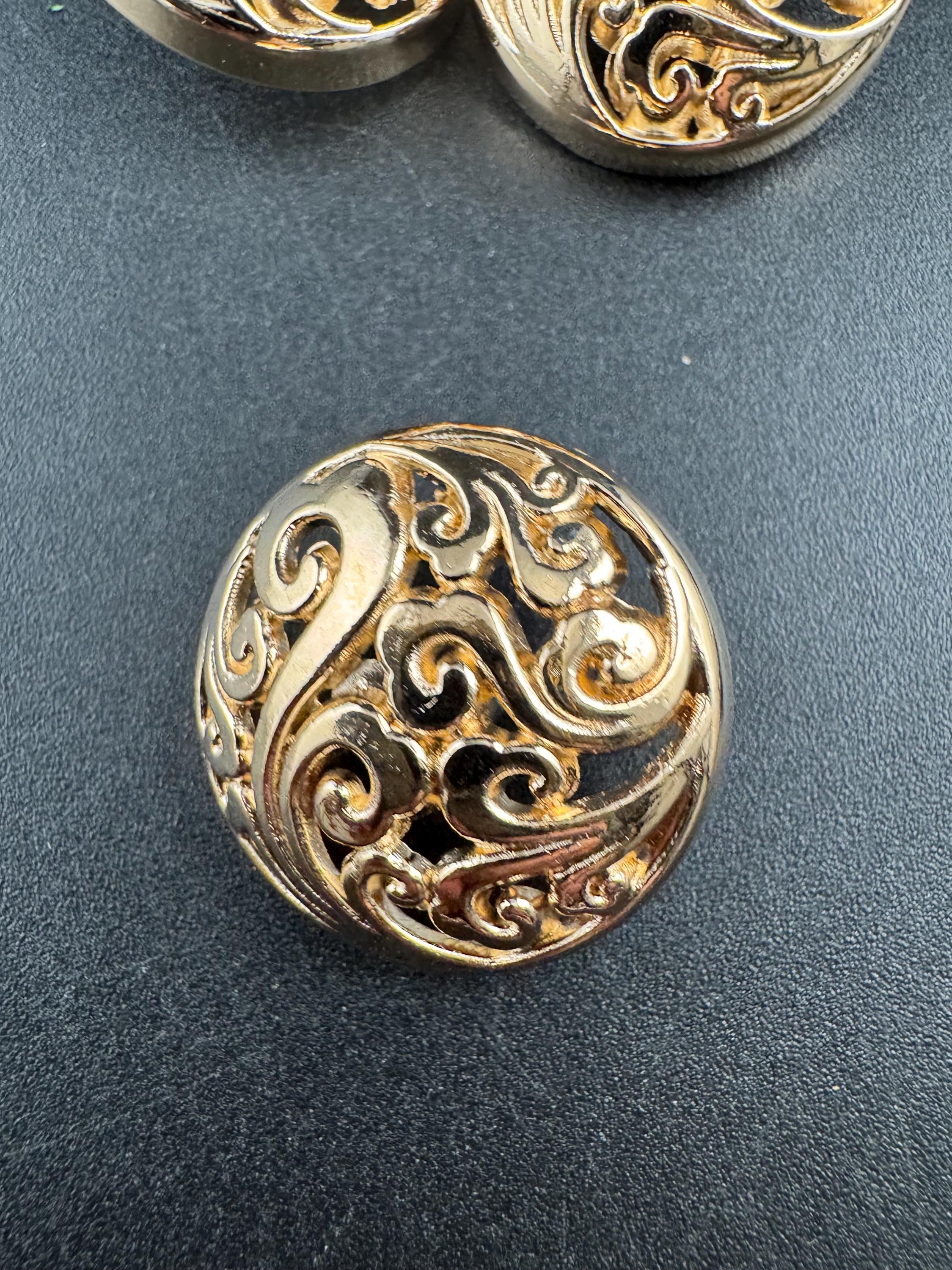 25mm openwork domed buttons, pack of 5 in gold or steel grey metal