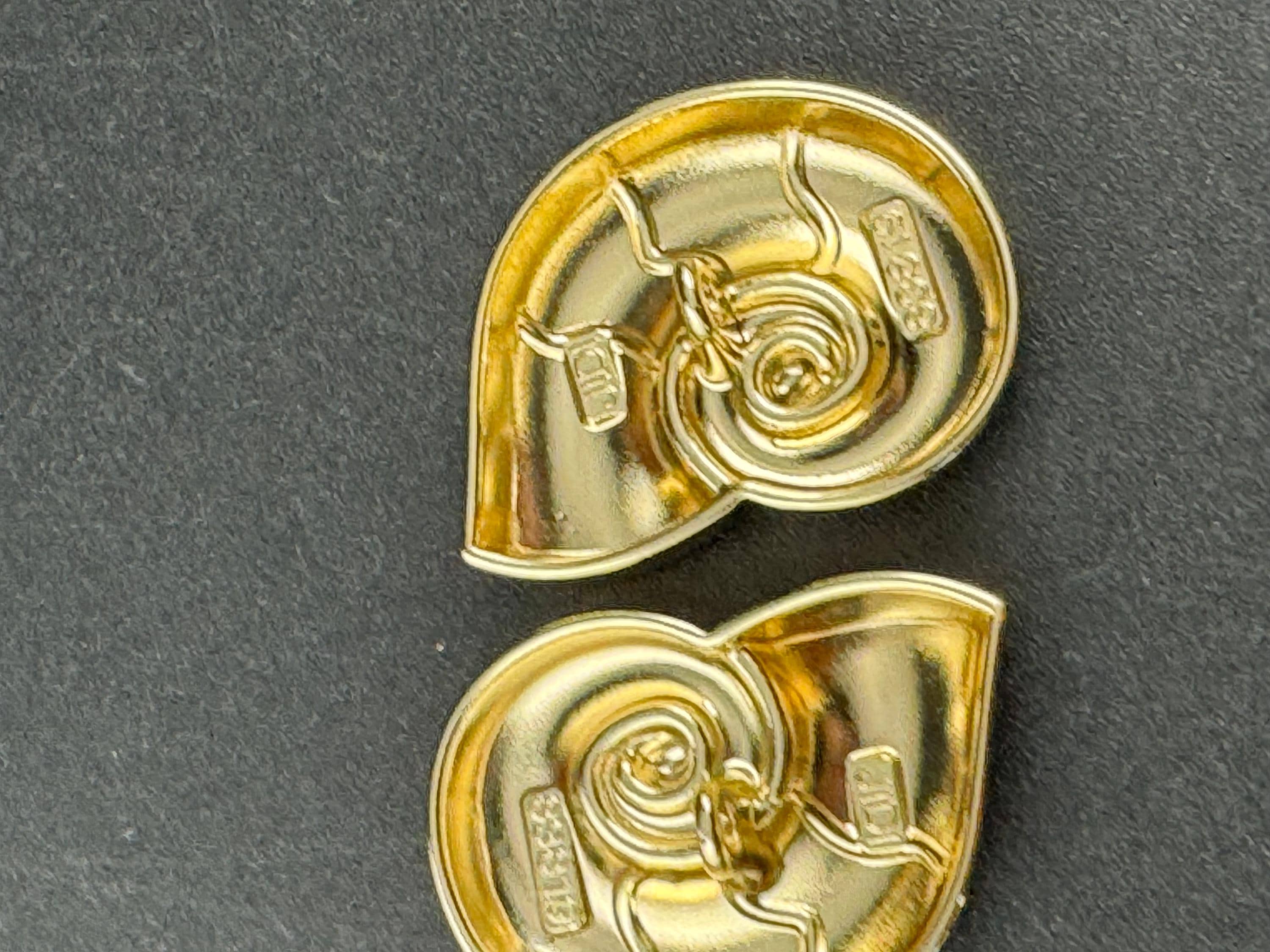 Gold ammonite shell sewing buttons, three sizes 30mm 23mm 20mm