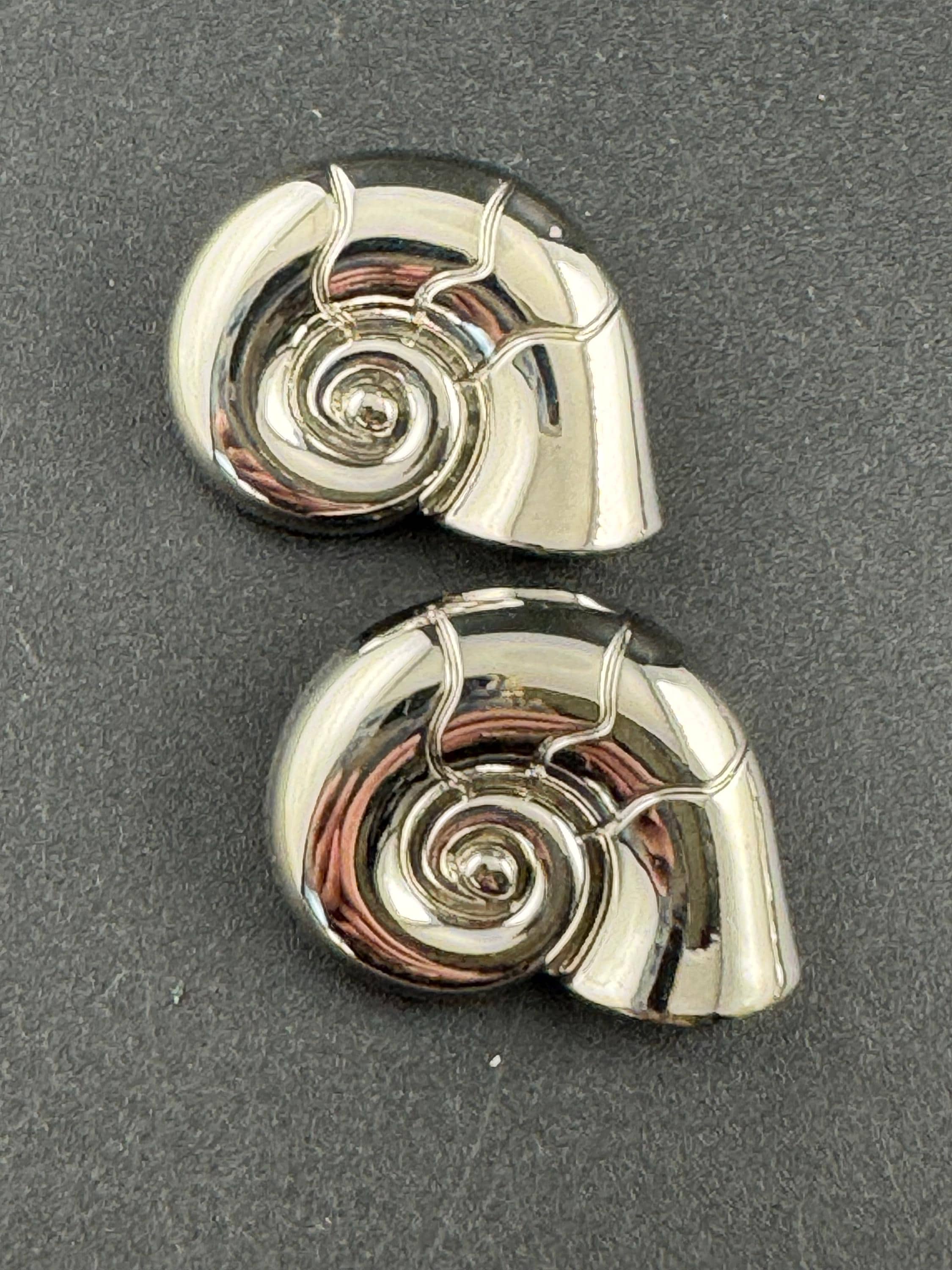 Silver ammonite seashell buttons, three sizes 30mm 23mm and 20mm