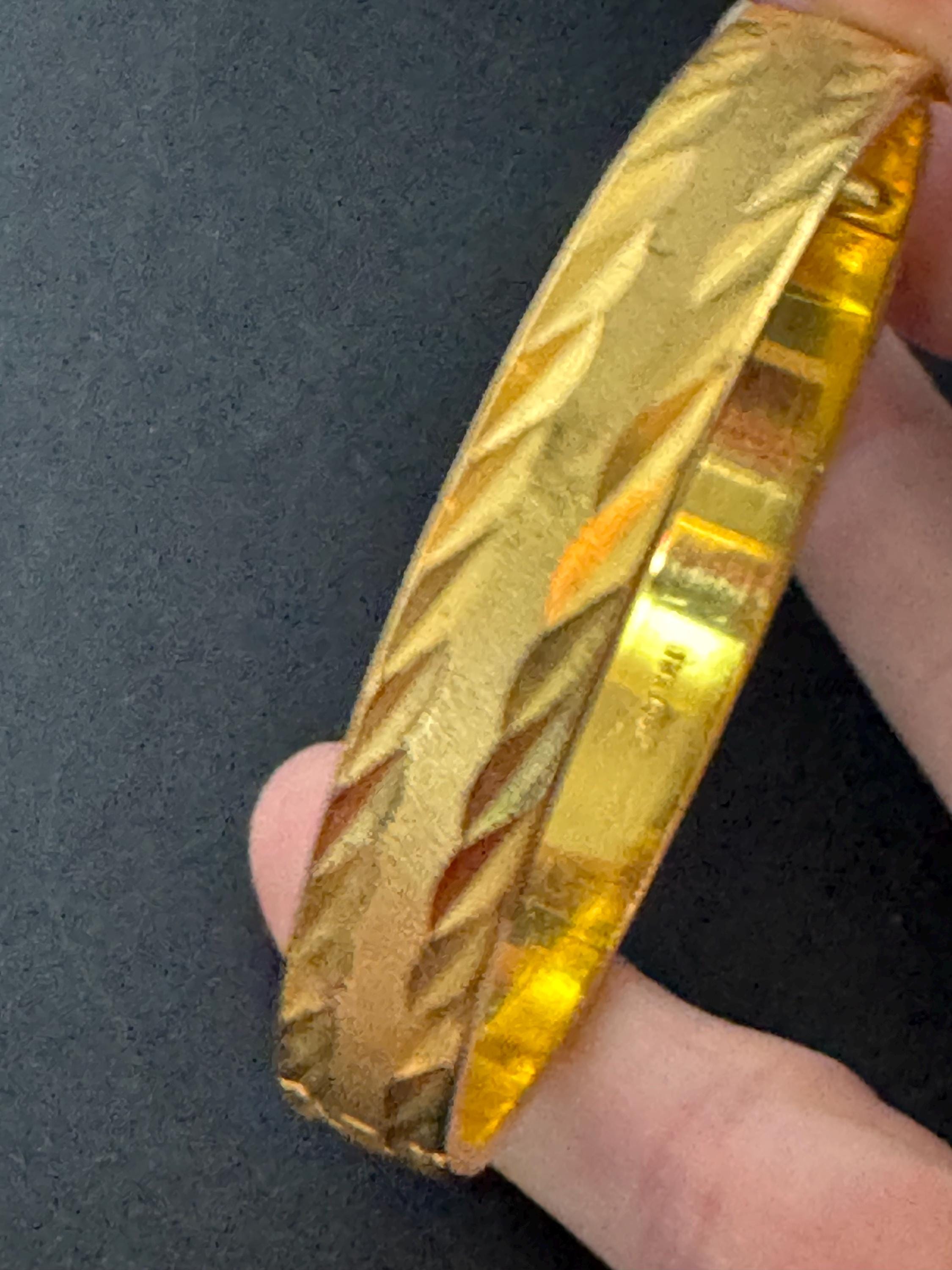 18K RGP Vintage Stamped Gold plated Hinged etched Bangle, 70s