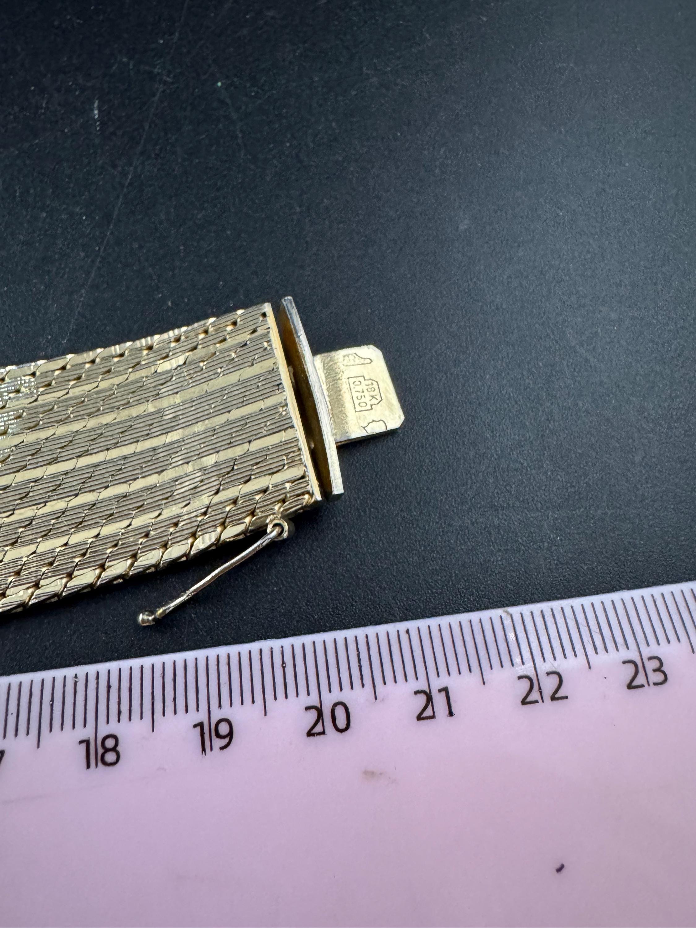 1970s Italian tapered articulated flat bracelet, gold plated and in fabulous condition