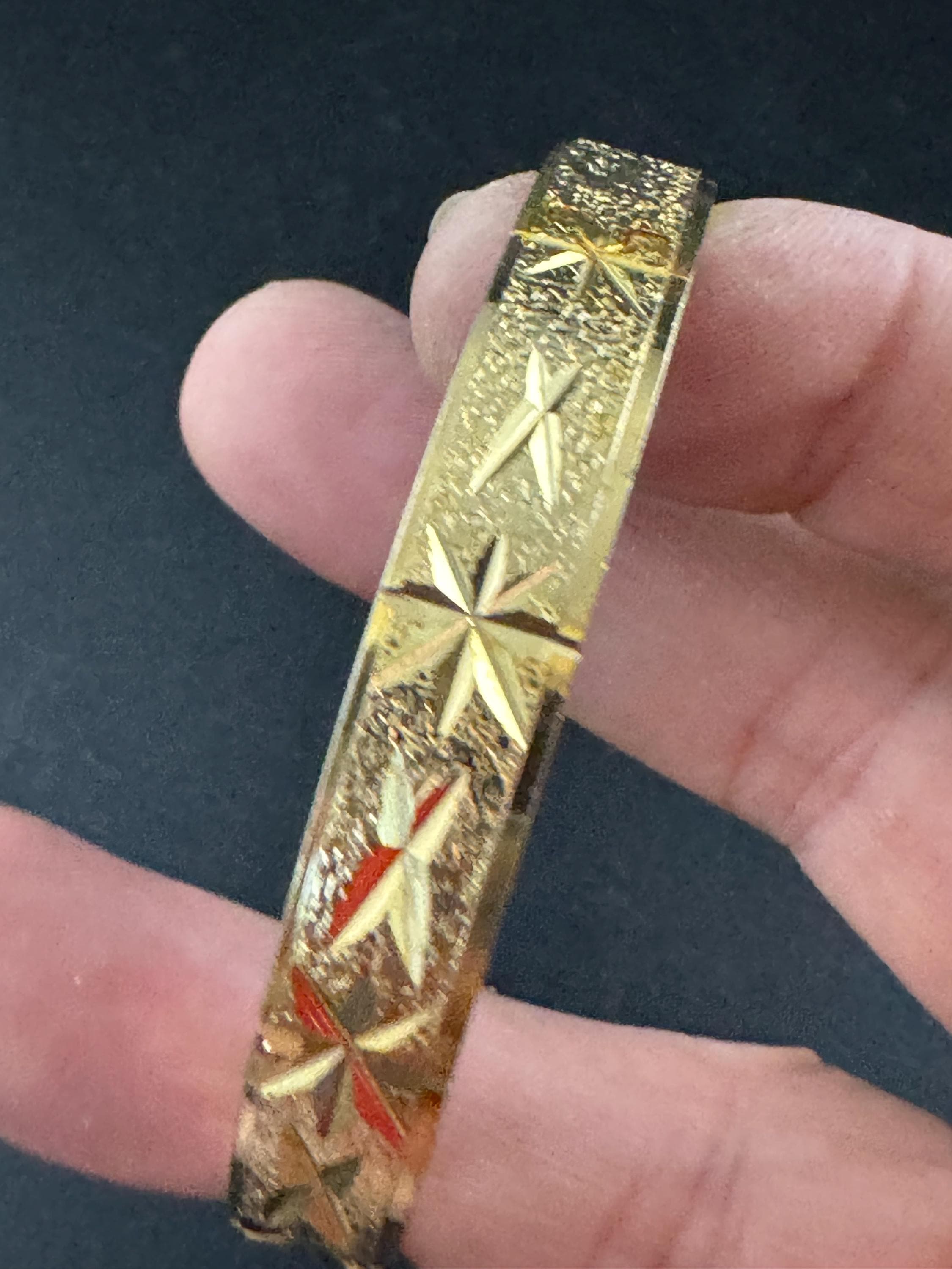 Vintage Gold plated etched Bangle, hinged 1970s with safety chain