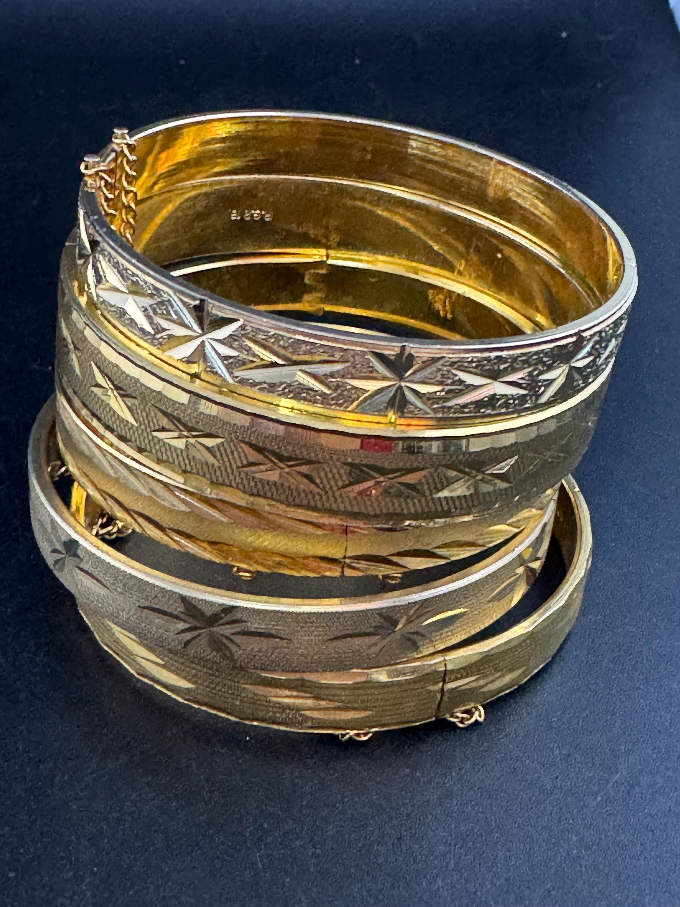 Vintage Gold plated etched Bangle, hinged 1970s with safety chain