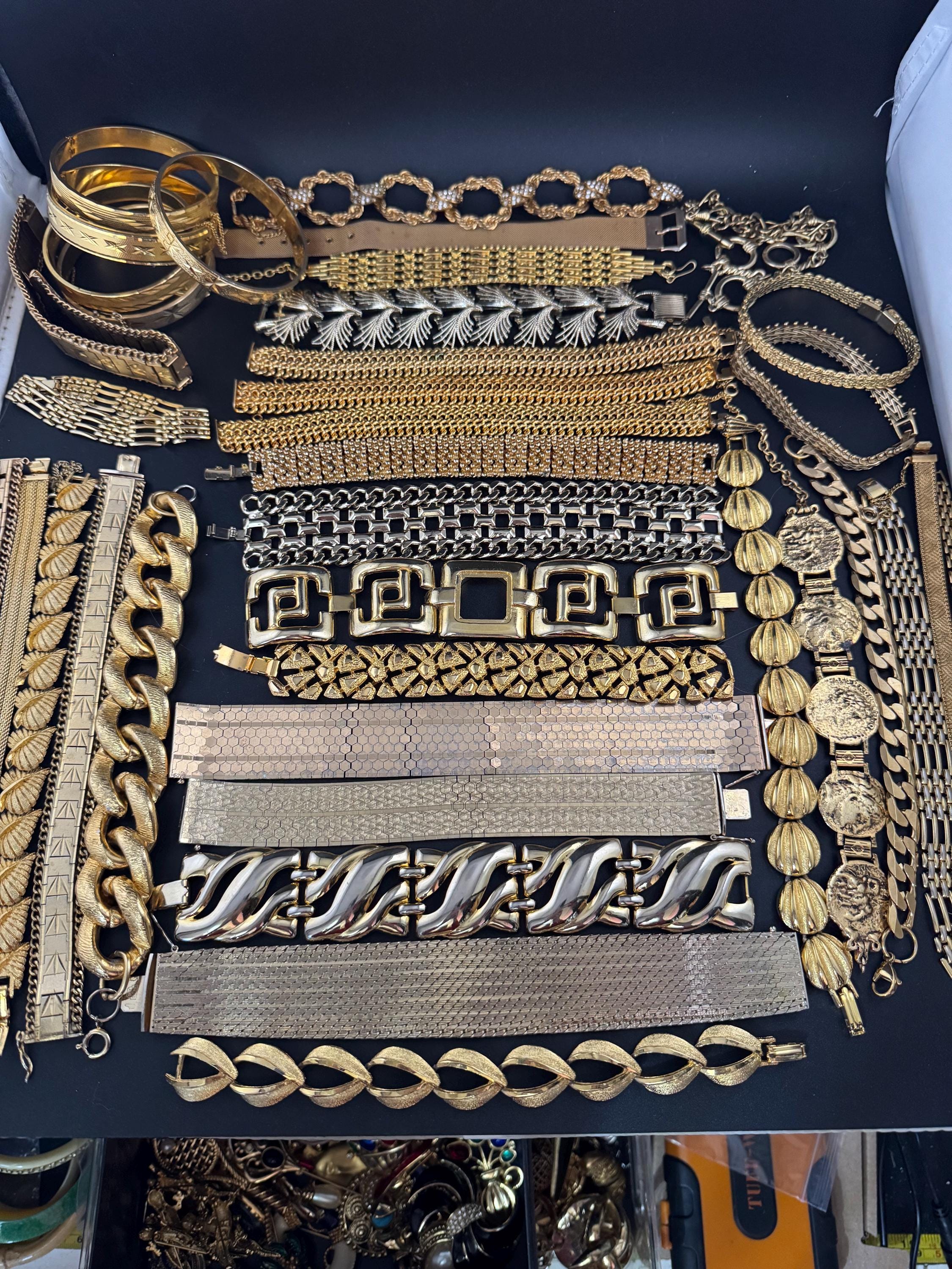 1970s Italian tapered articulated flat bracelet, gold plated and in fabulous condition