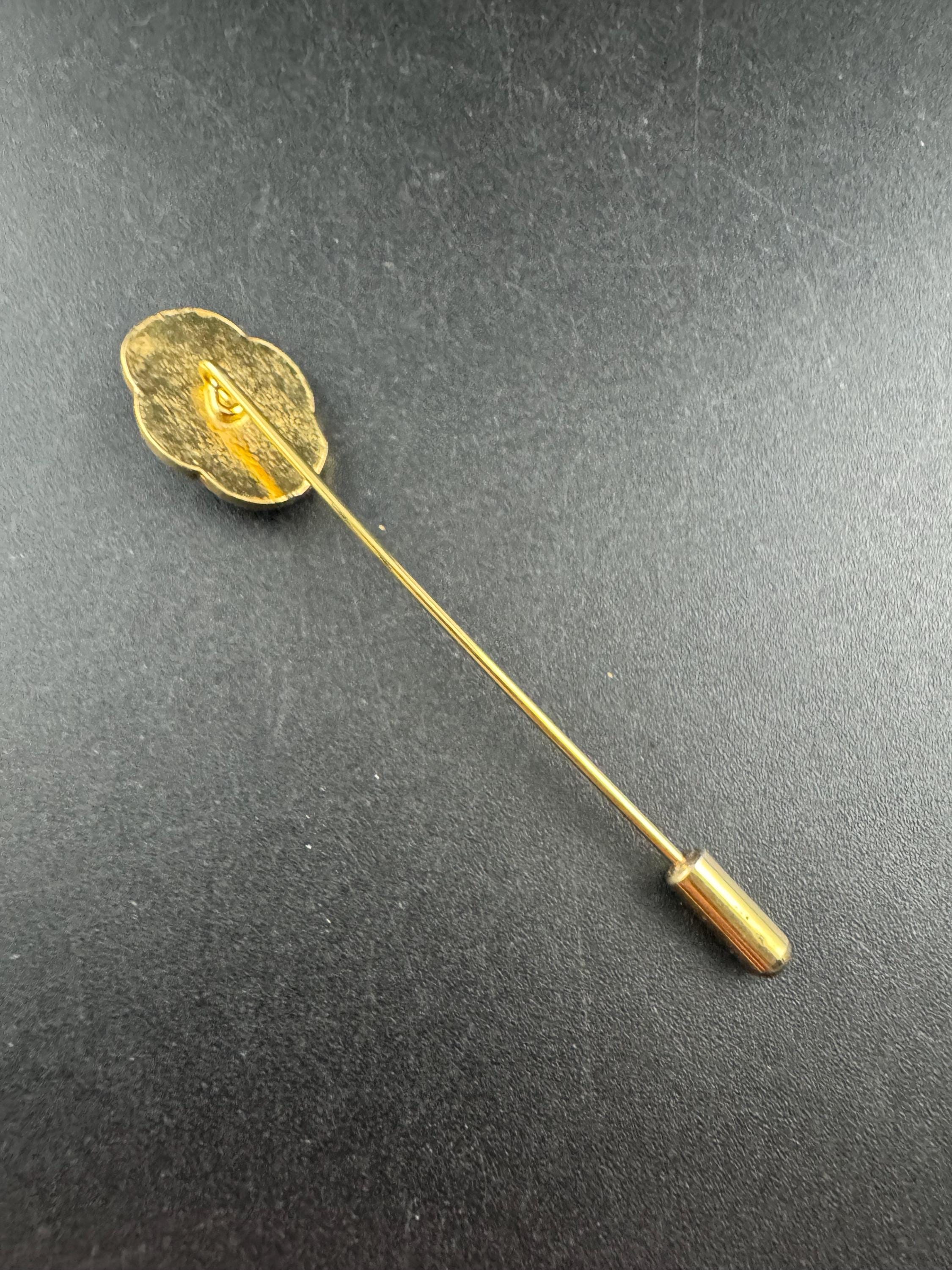 gold tone cameo Stick Pin, 1980s acrylic