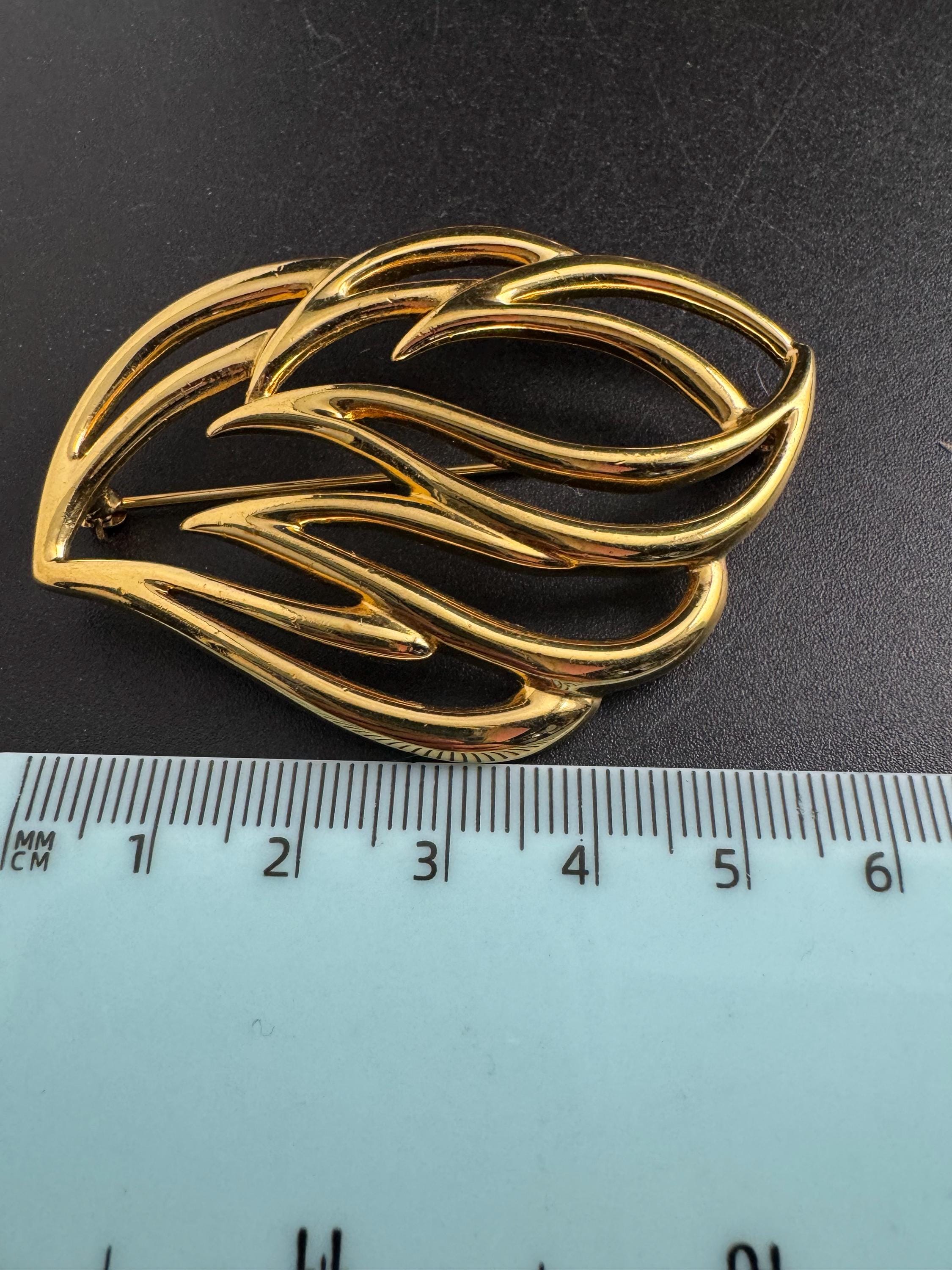 Signed MONET gold leaf brooch, plated abstract brooch modernist 5.5cm