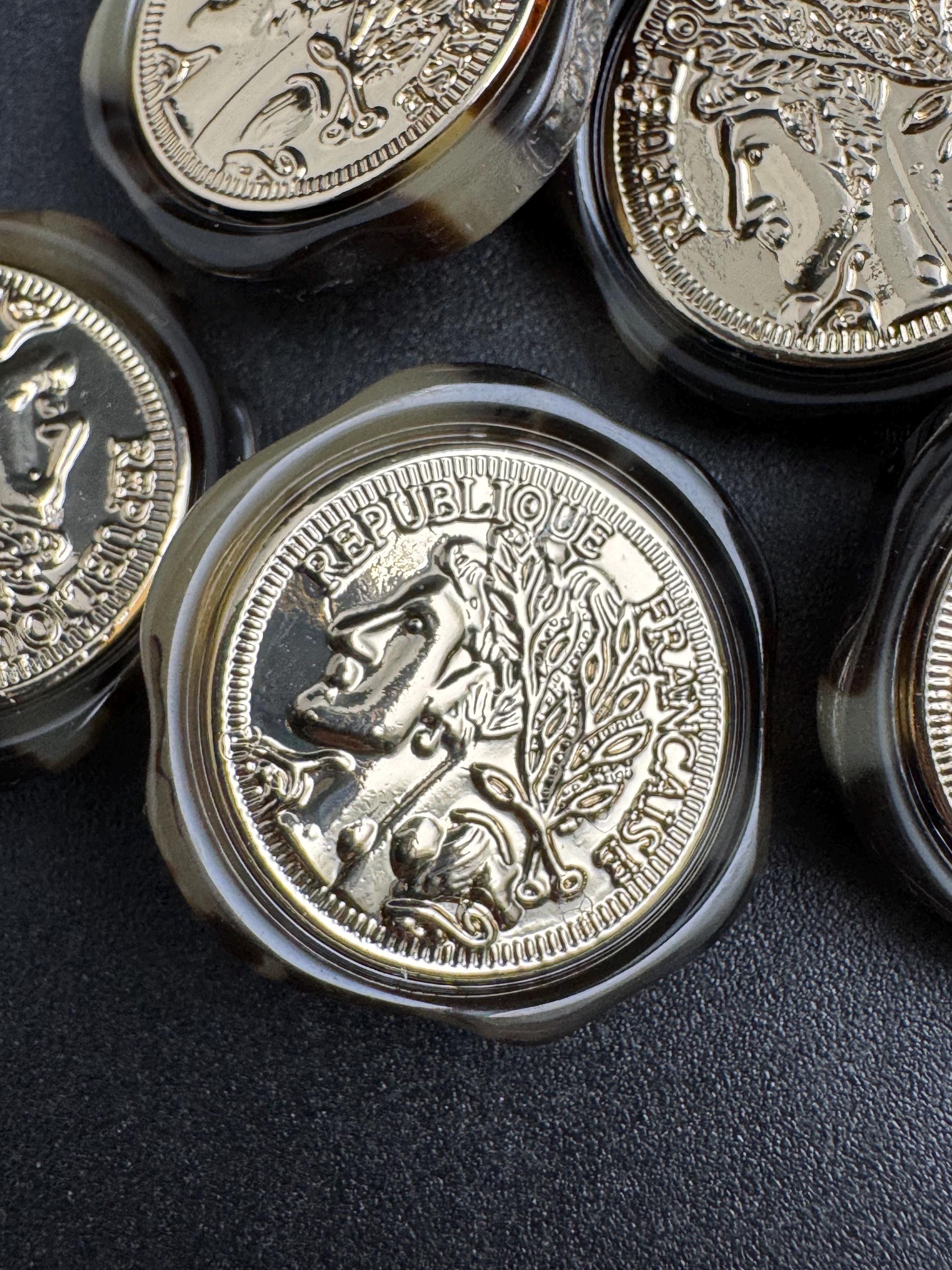 Gold coin buttons tortoiseshell mid brown acrylic surround, choose size 25mm or 18mm ( 5pcs)