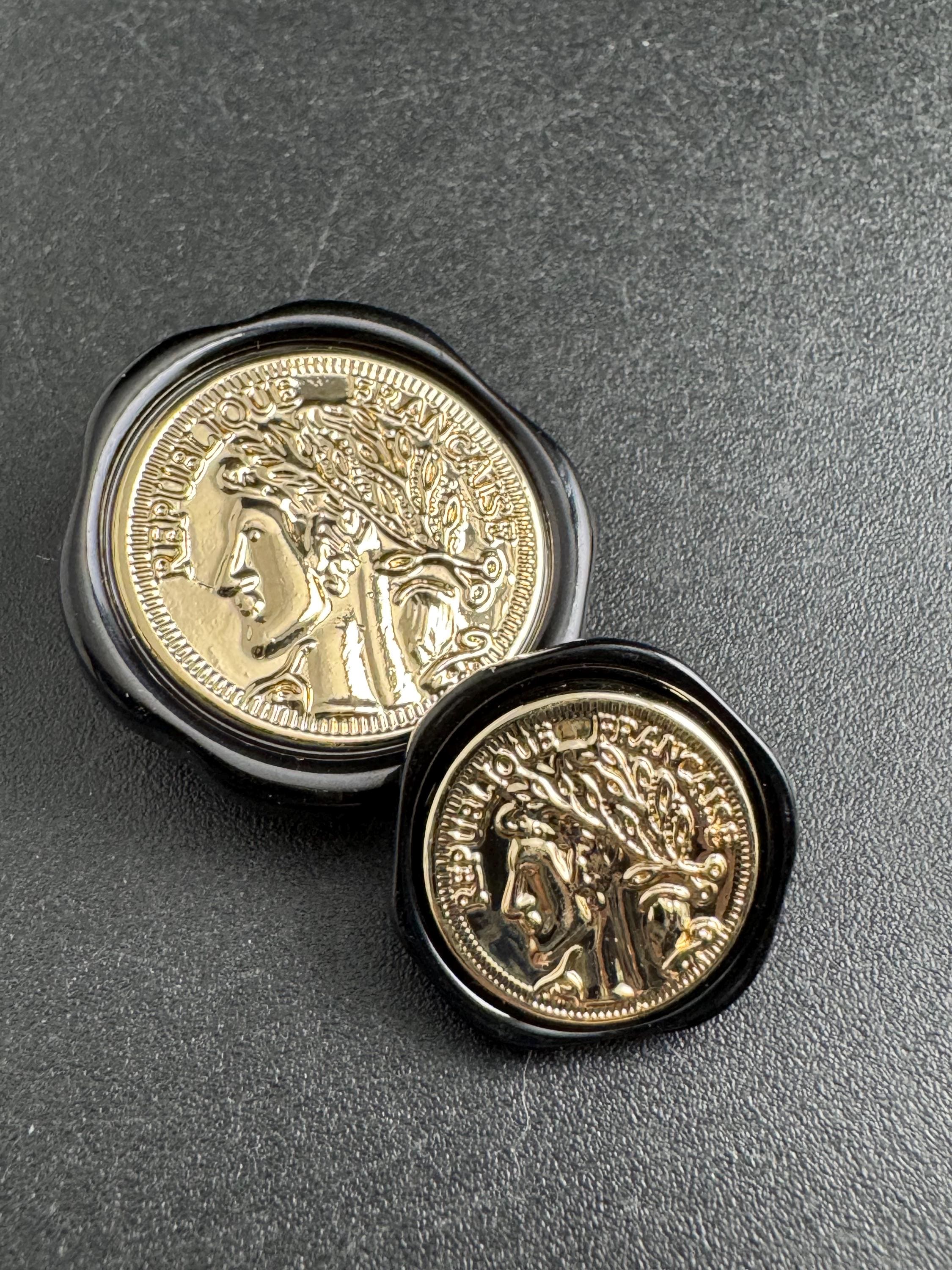 Gold coin buttons tortoiseshell black acrylic surround, choose size 25mm or 18mm ( 5pcs)