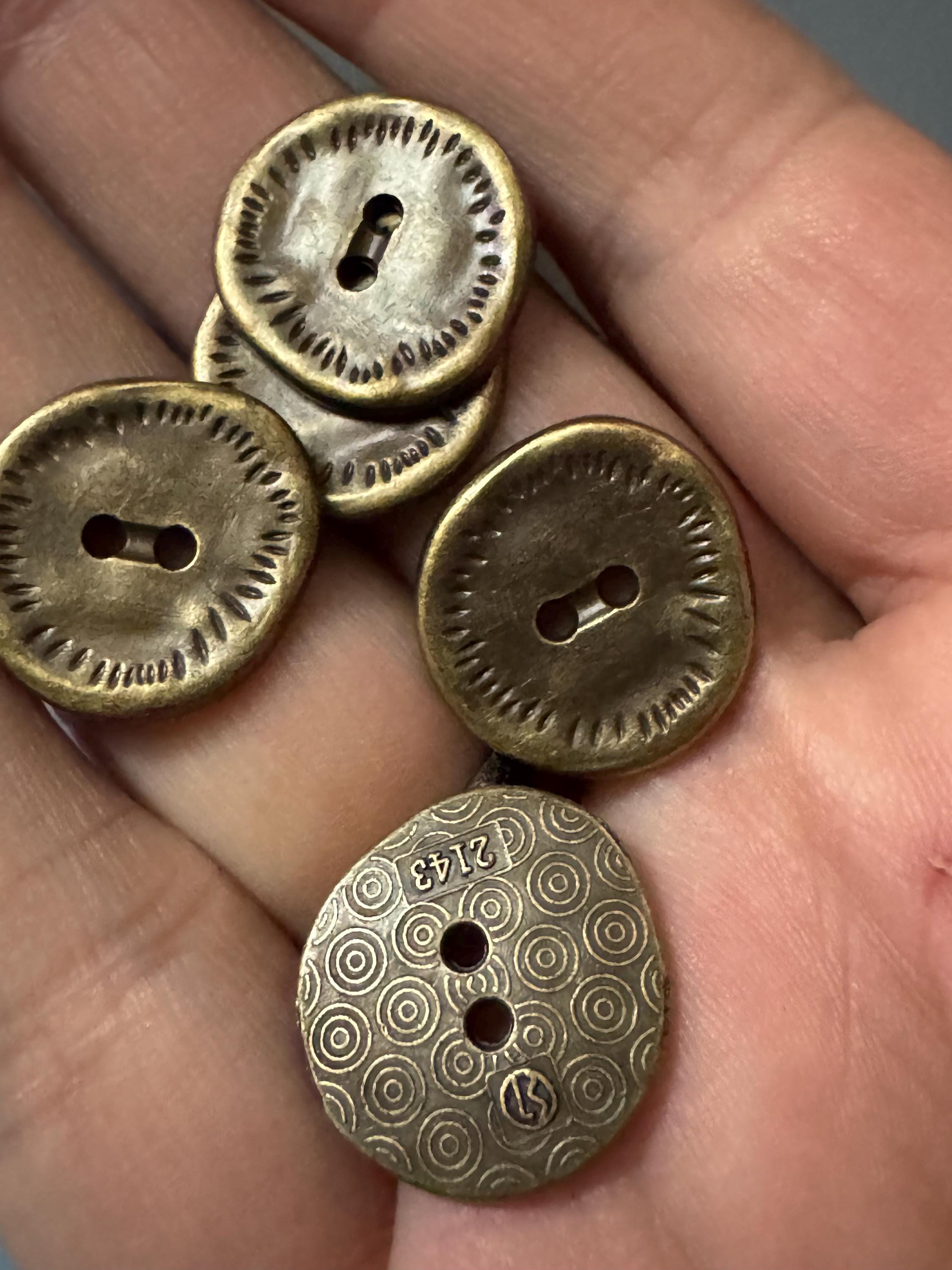 18mm bronze buttons (5pc) , weighty dark gold metal buttons 2 hole, sewing