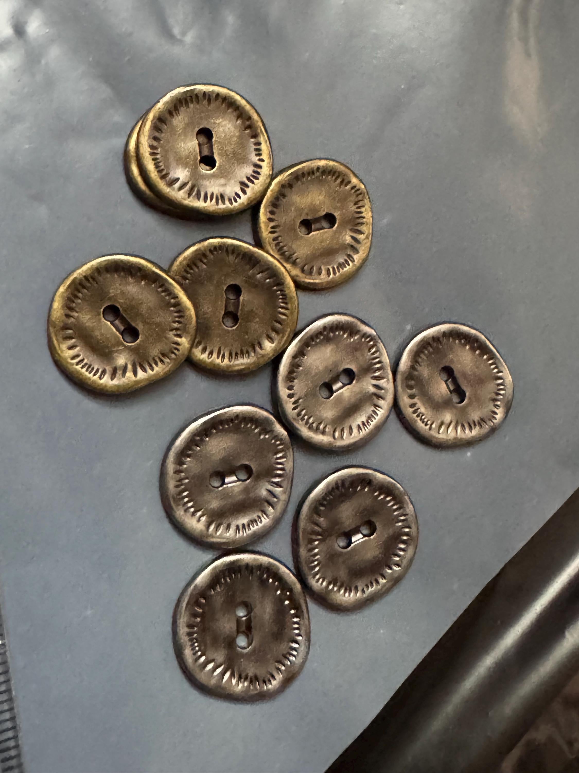 18mm bronze buttons (5pc) , weighty dark gold metal buttons 2 hole, sewing