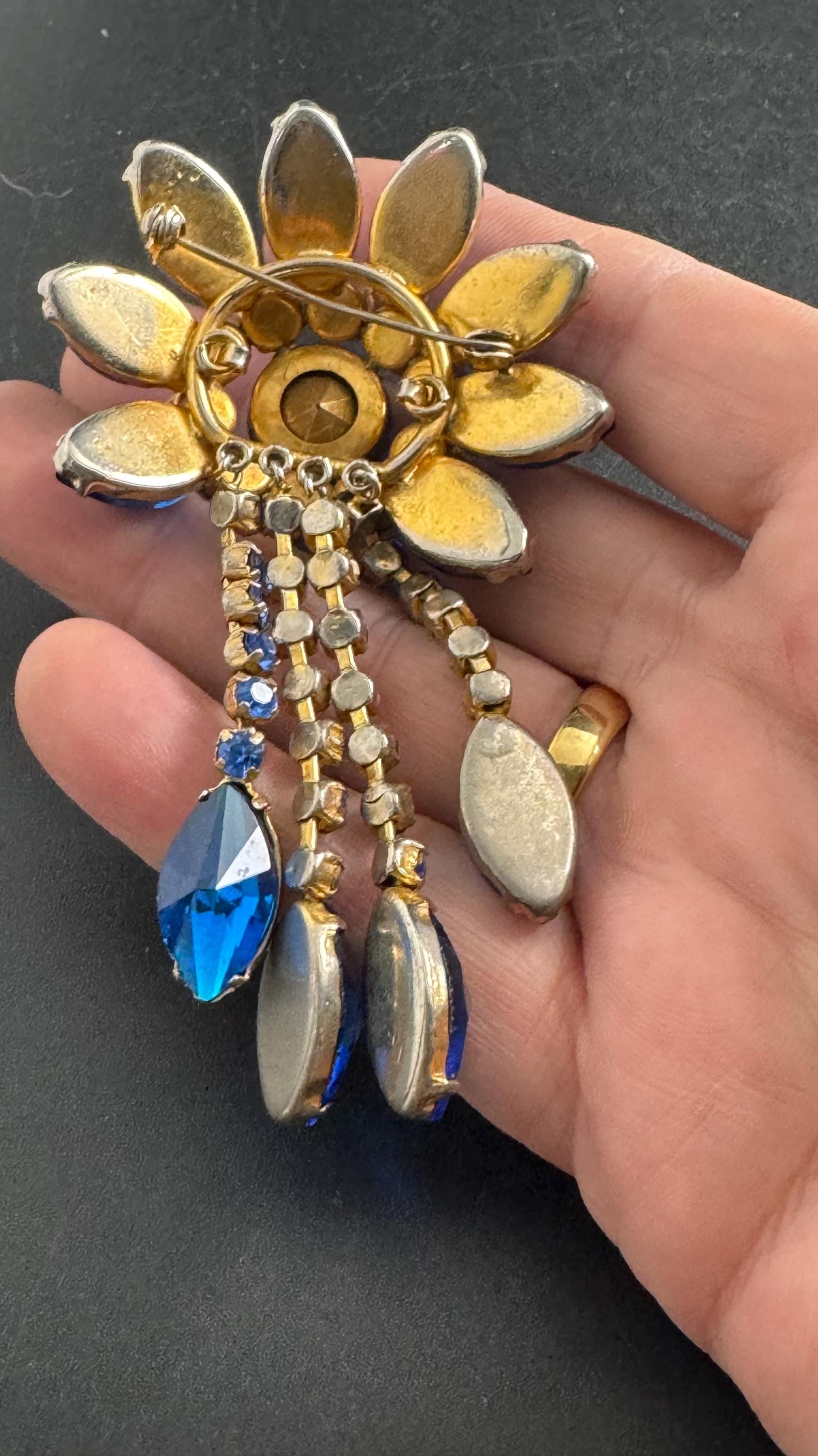 cobalt blue Sapphire diamanté Brooch, gold tone vintage