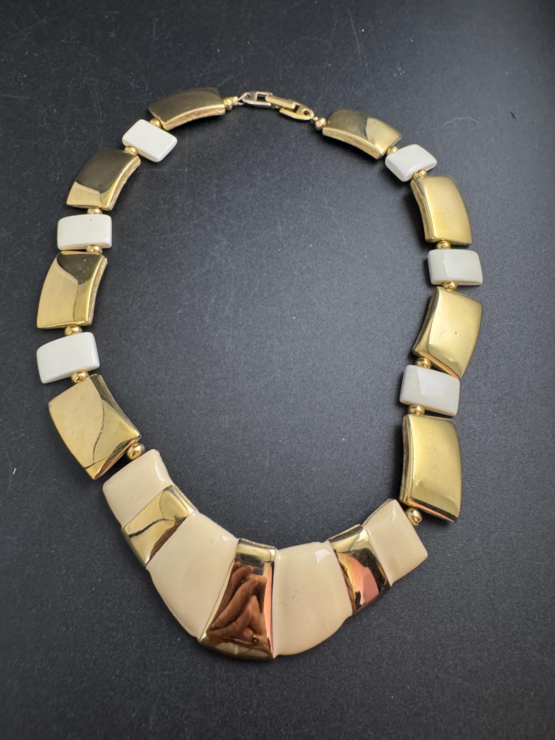 Signed NAPIER cream Enamel Choker: petite neck Vintage Gold Tone chain necklace