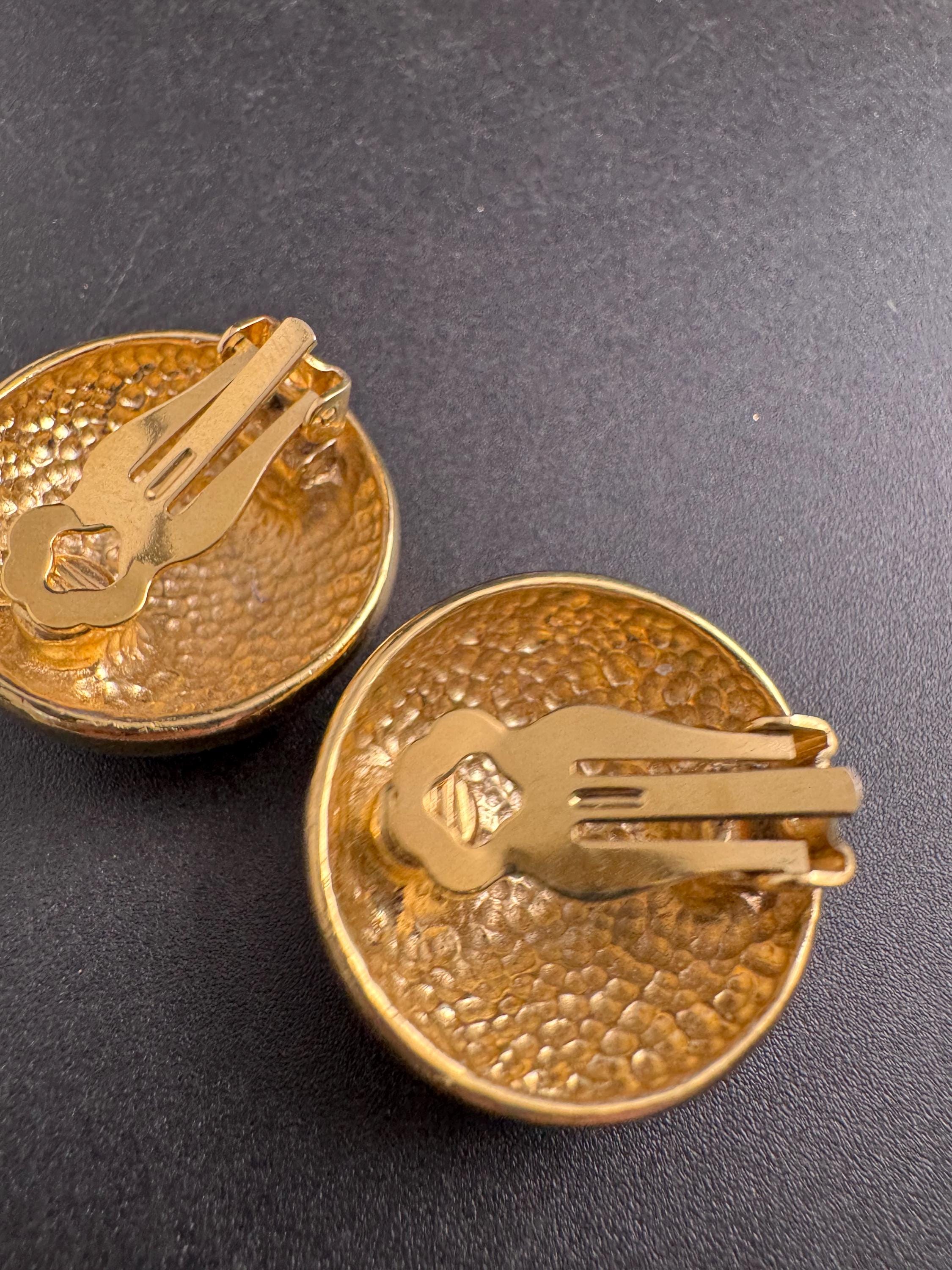 Beige neutral Enamel Clip On Earrings: jaques vert vintage gold plated