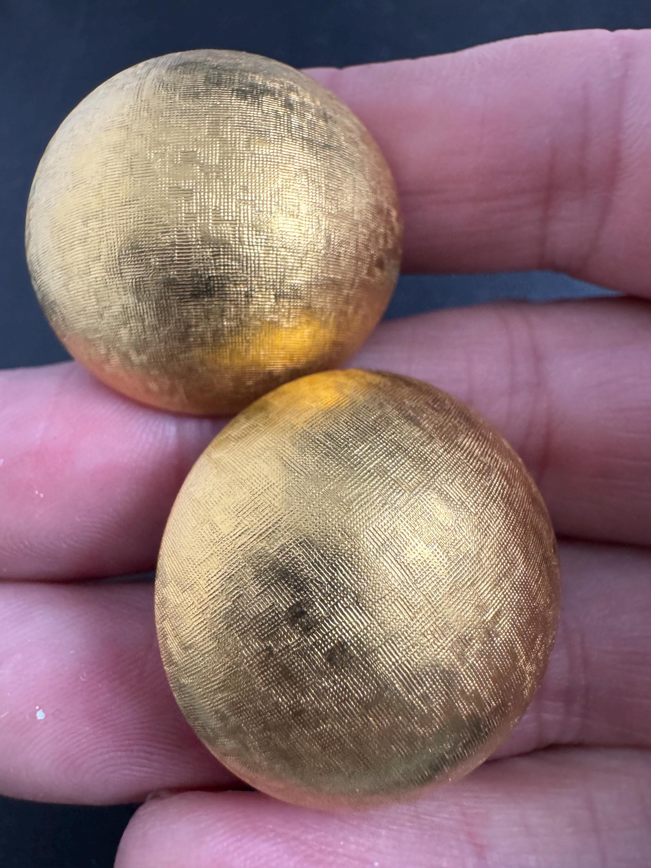 Joan rivers gold dome clip on earrings, brushed metal gold plated vintage and signed