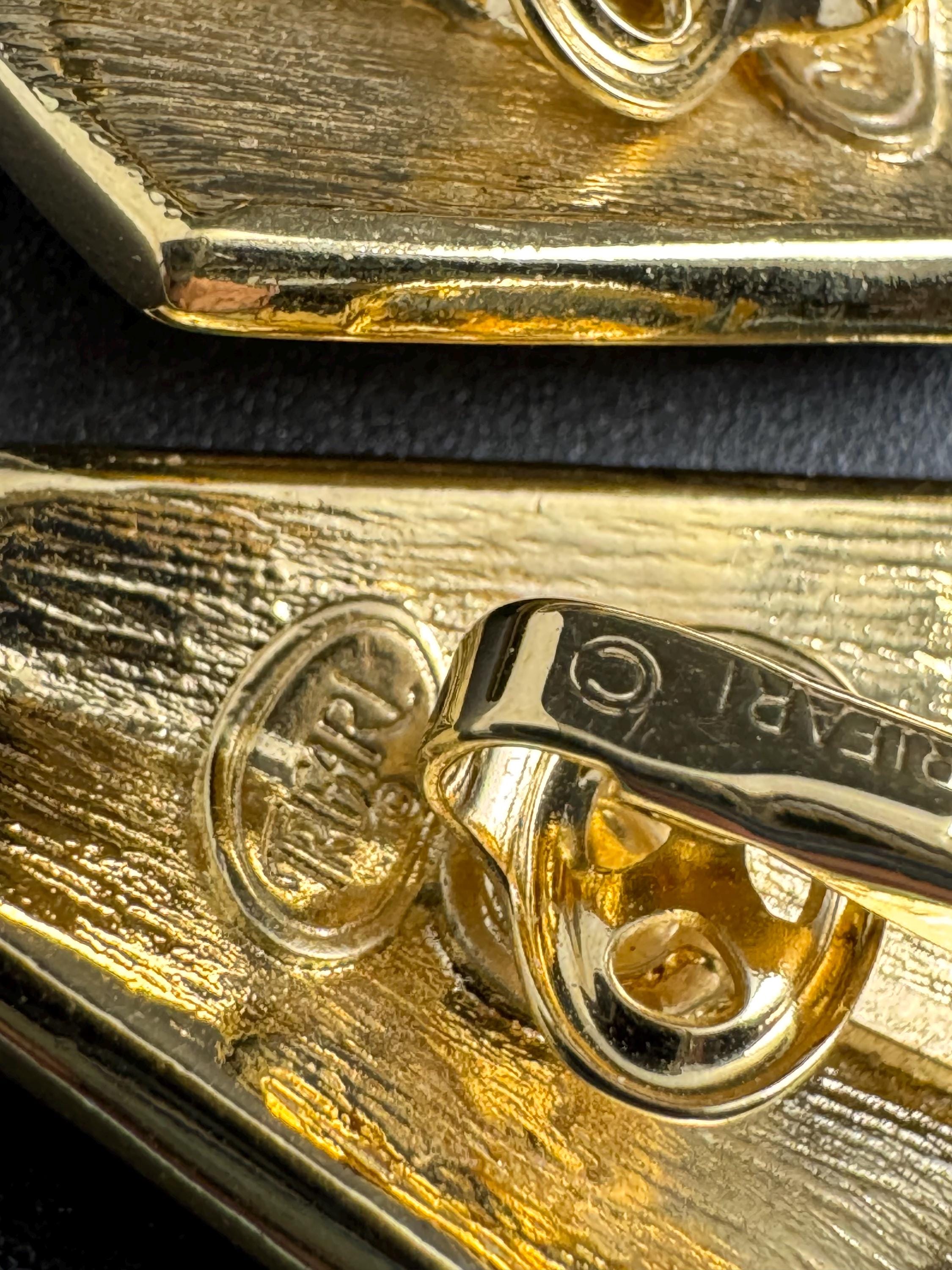 Trifari cream Enamel Clip On Earrings: vintage gold plated signed