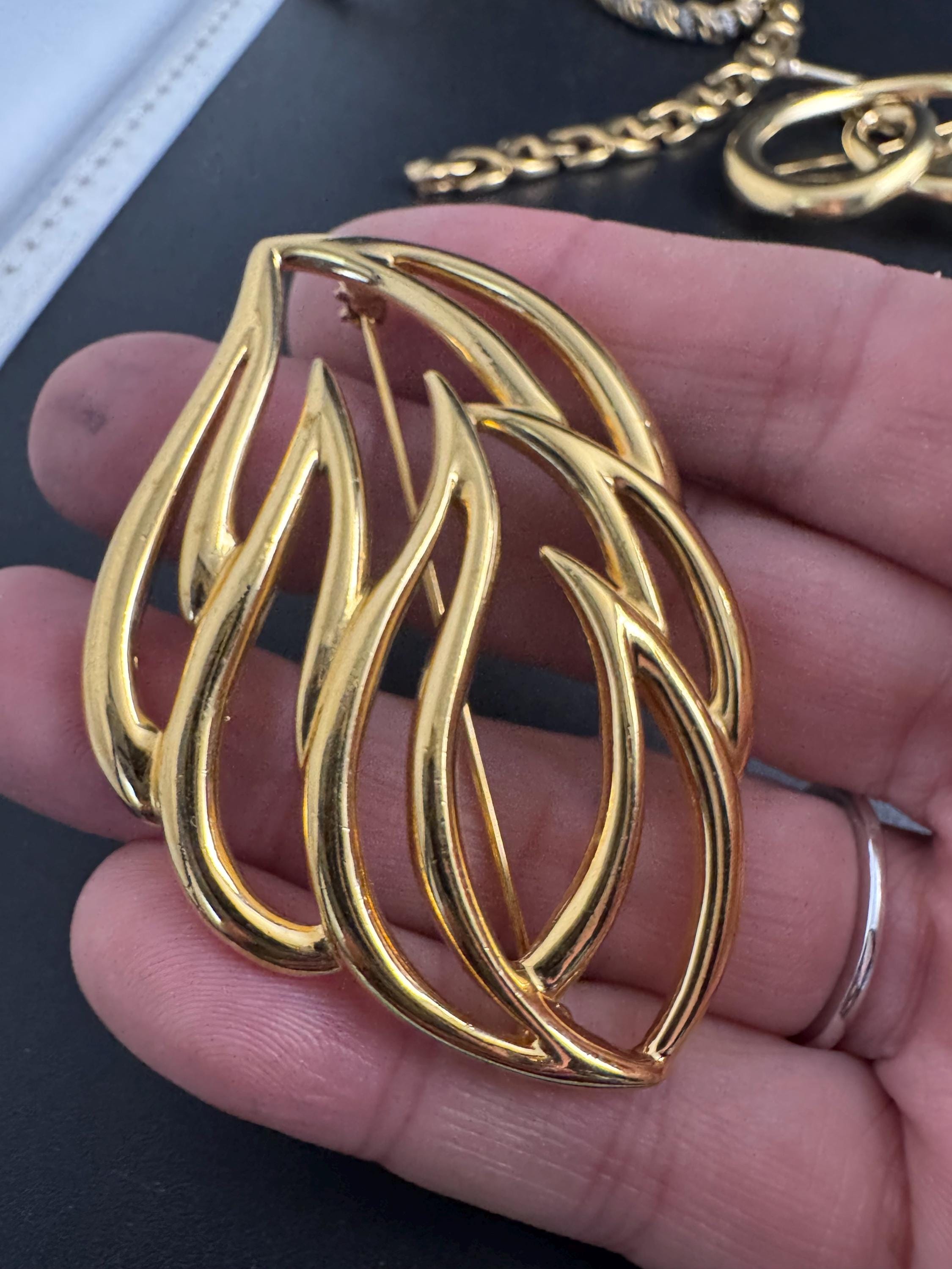 Signed MONET gold leaf brooch, plated abstract brooch modernist 5.5cm