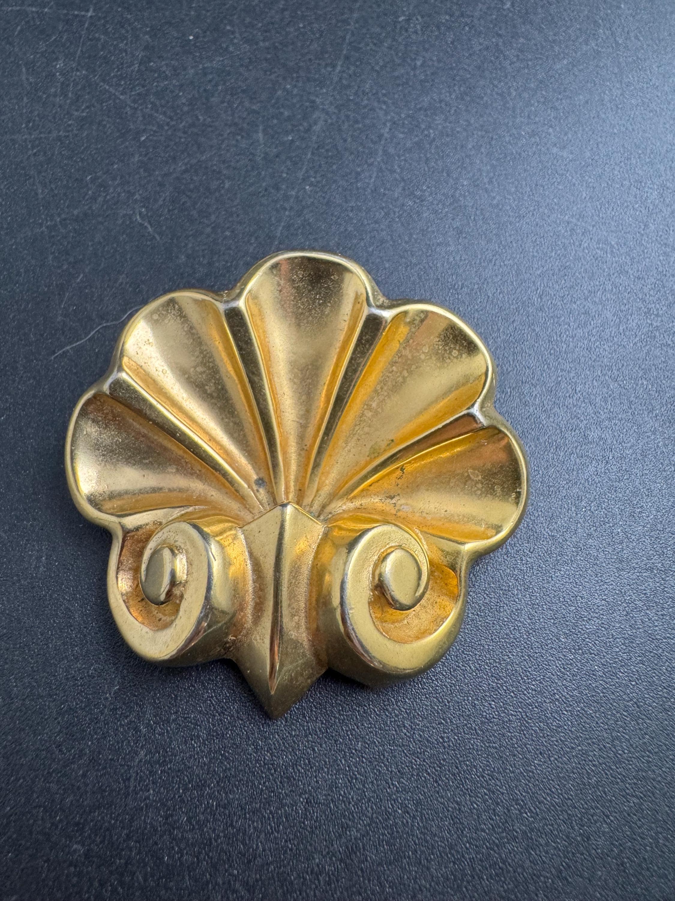 MMA gold seashell brooch pendant , metropolitan museum of art signed and vintage pin