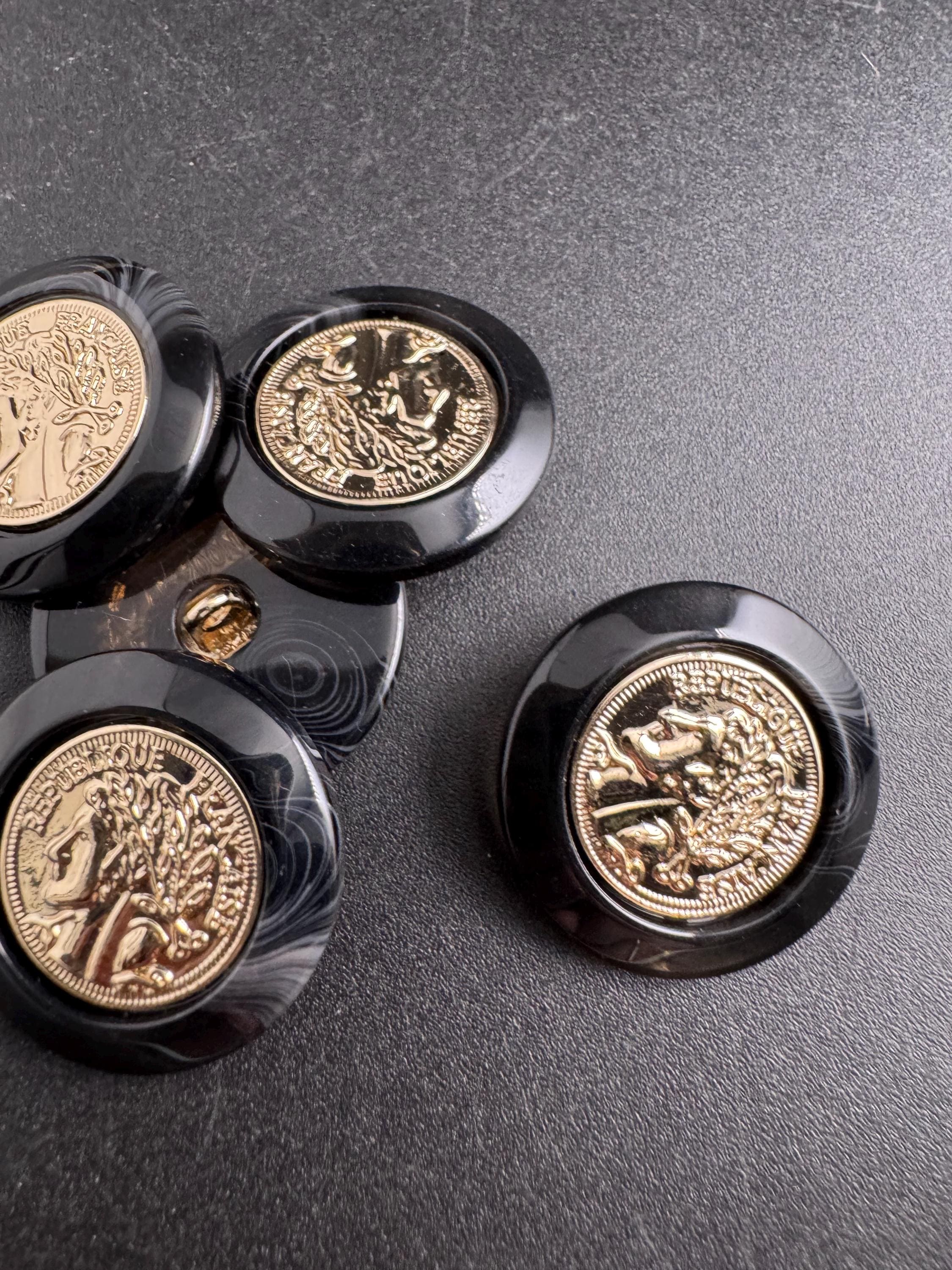 Gold Coin Tortoiseshell Acrylic Buttons, Sizes 21-34mm