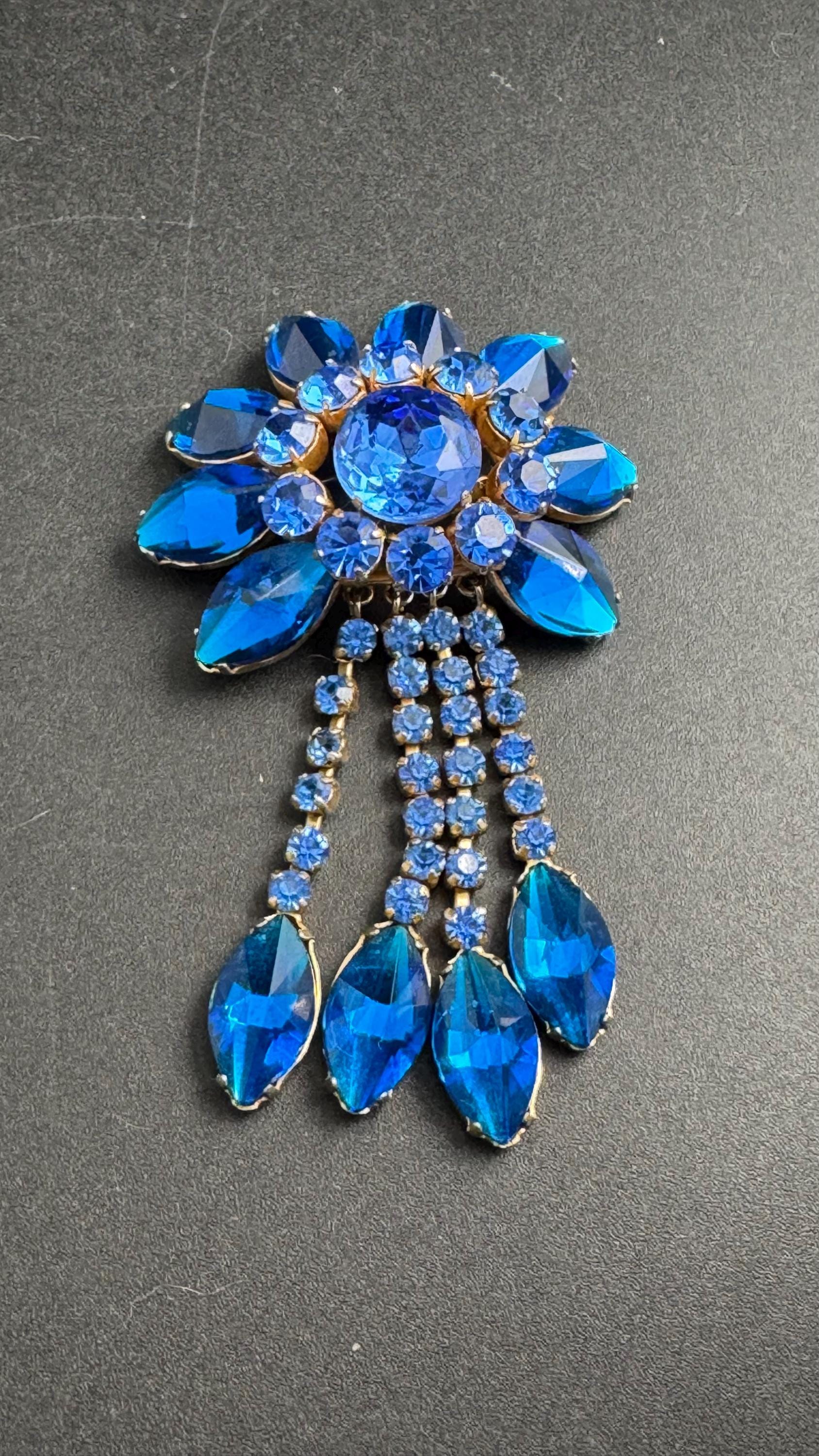 cobalt blue Sapphire diamanté Brooch, gold tone vintage