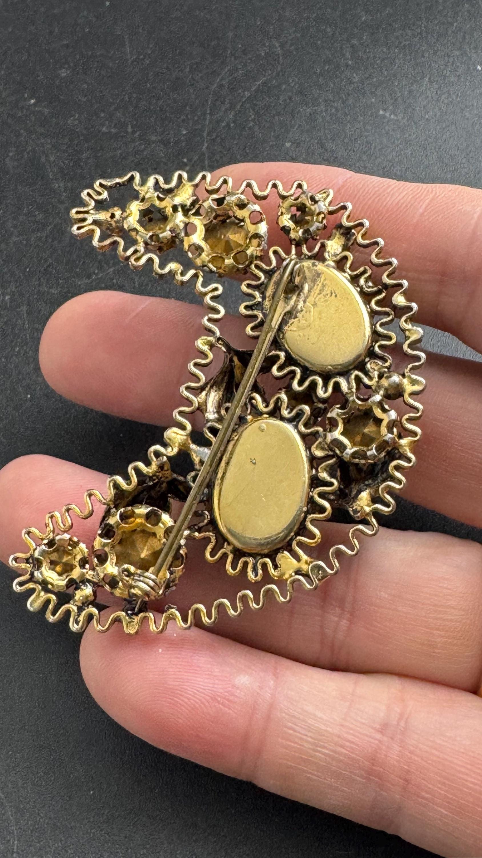 Austrian Crystal rhinestone brooch, oval cabochons unsigned gold tone