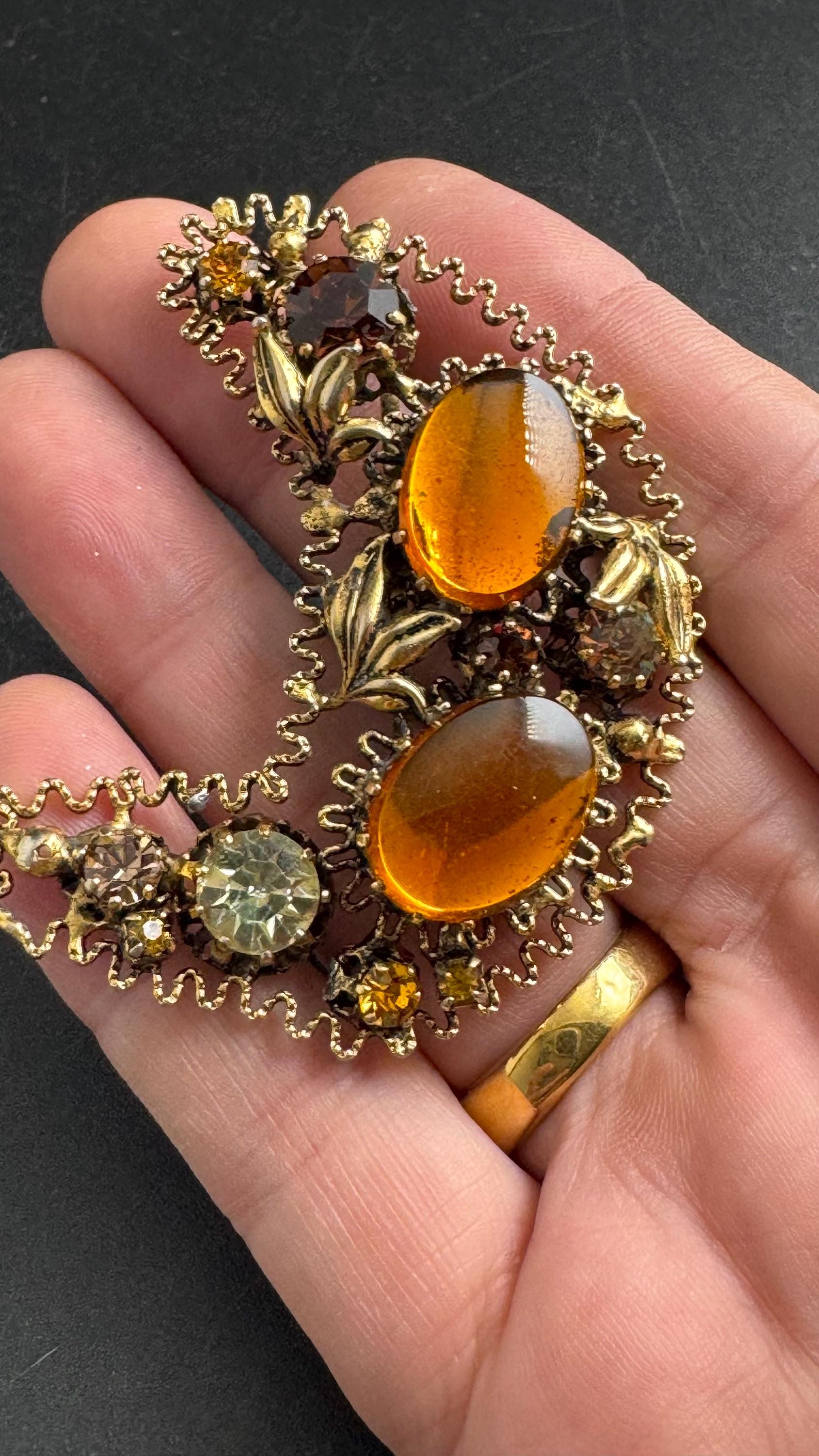 Austrian Crystal rhinestone brooch, oval cabochons unsigned gold tone