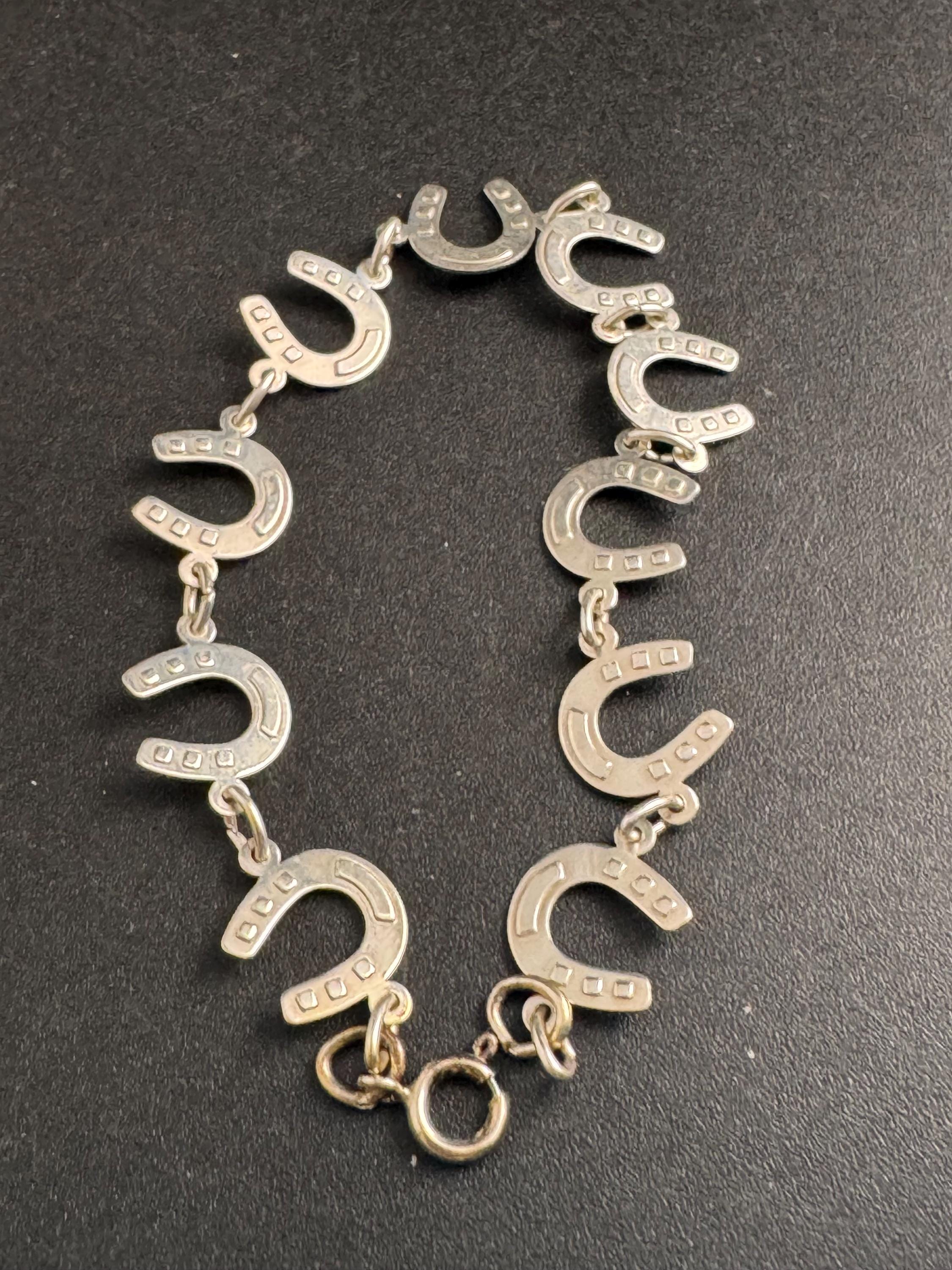 925 Horseshoe Bracelet - Vintage Sterling Silver dainty piece