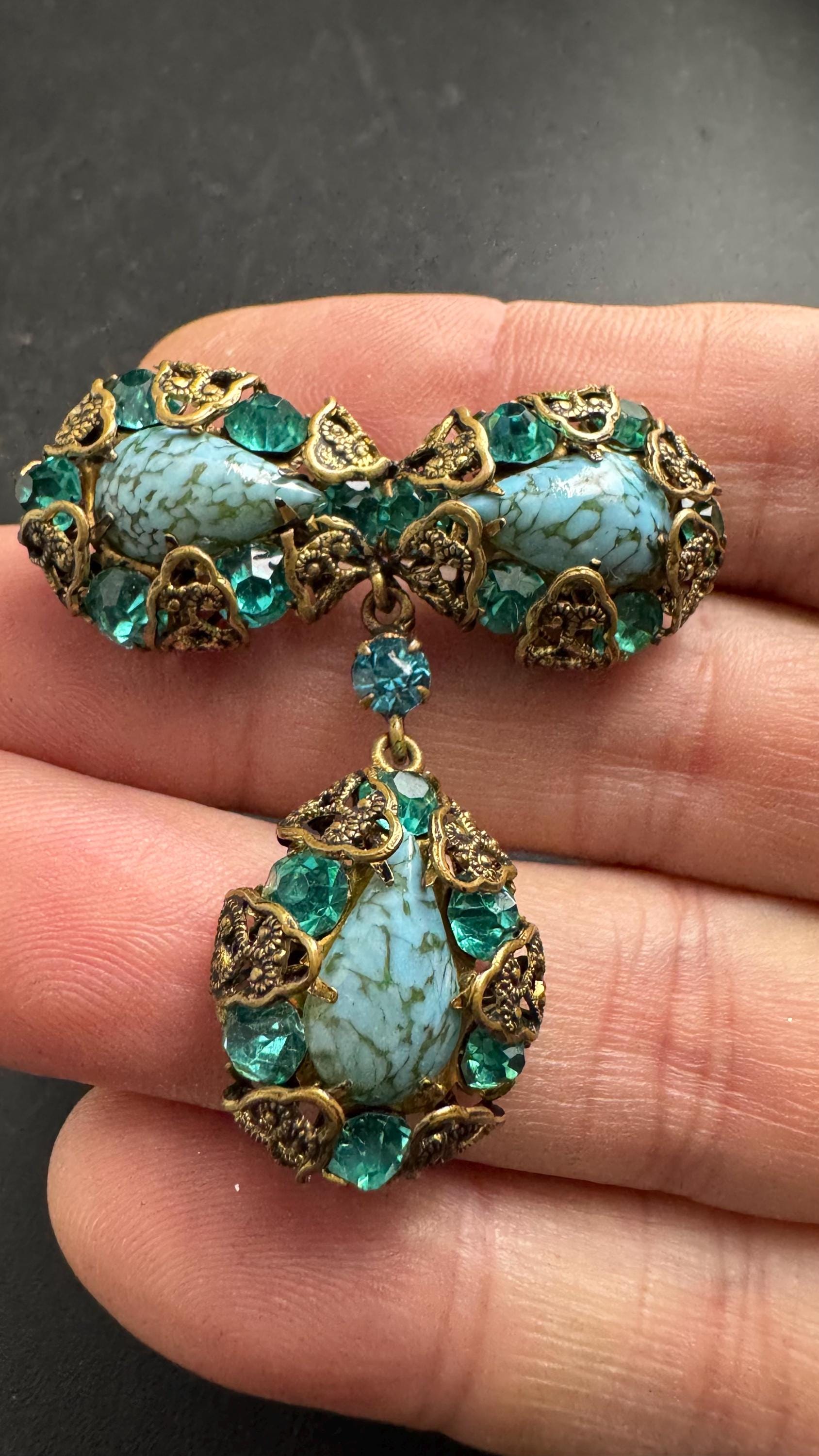 Czech emerald filigree dropper brooch, turquoise blue rhinestone teardrop Peking glass Art Deco