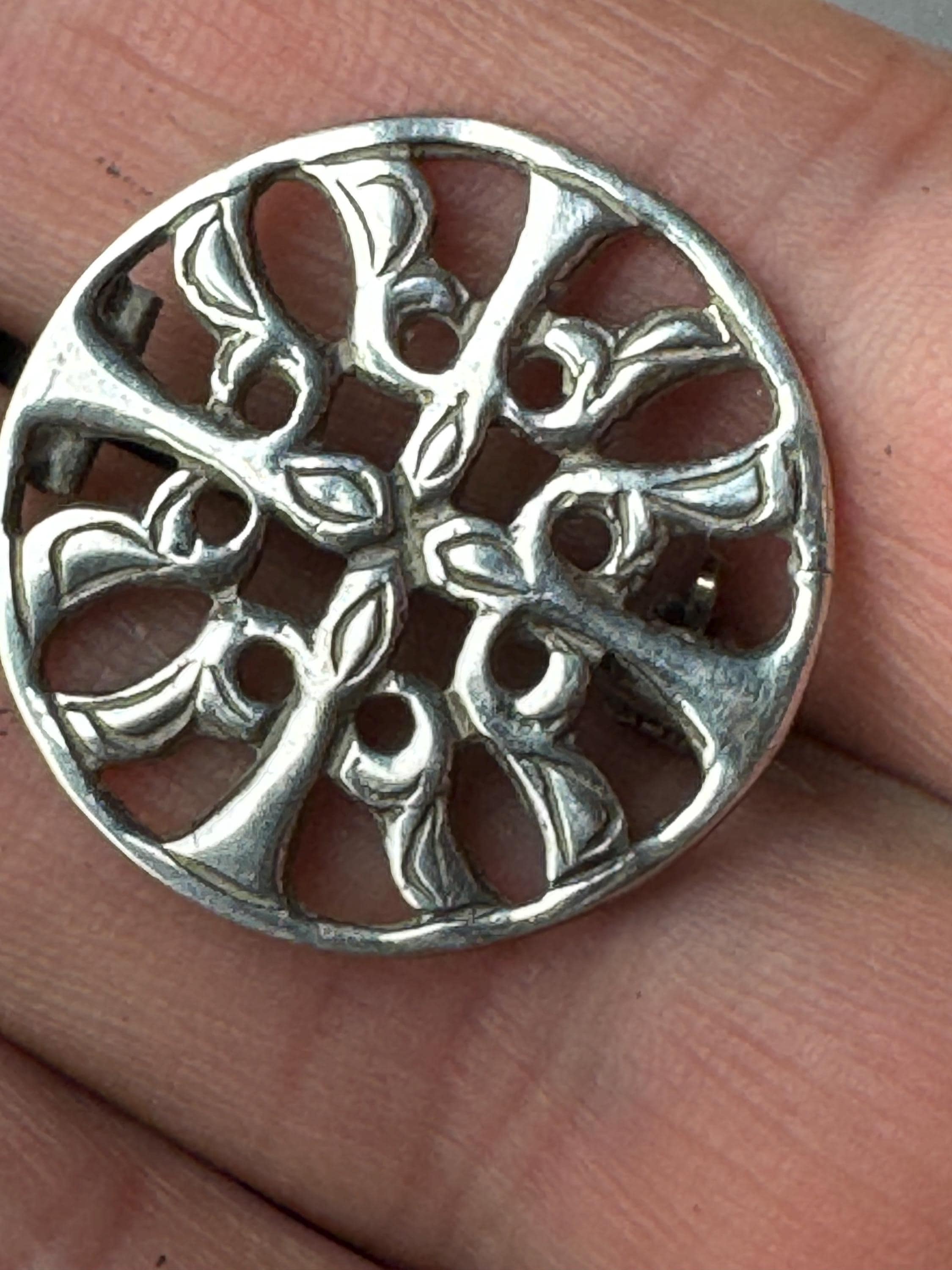 Iona silver Scottish Brooch: Arts and Crafts Celtic jewellery 925 sterling