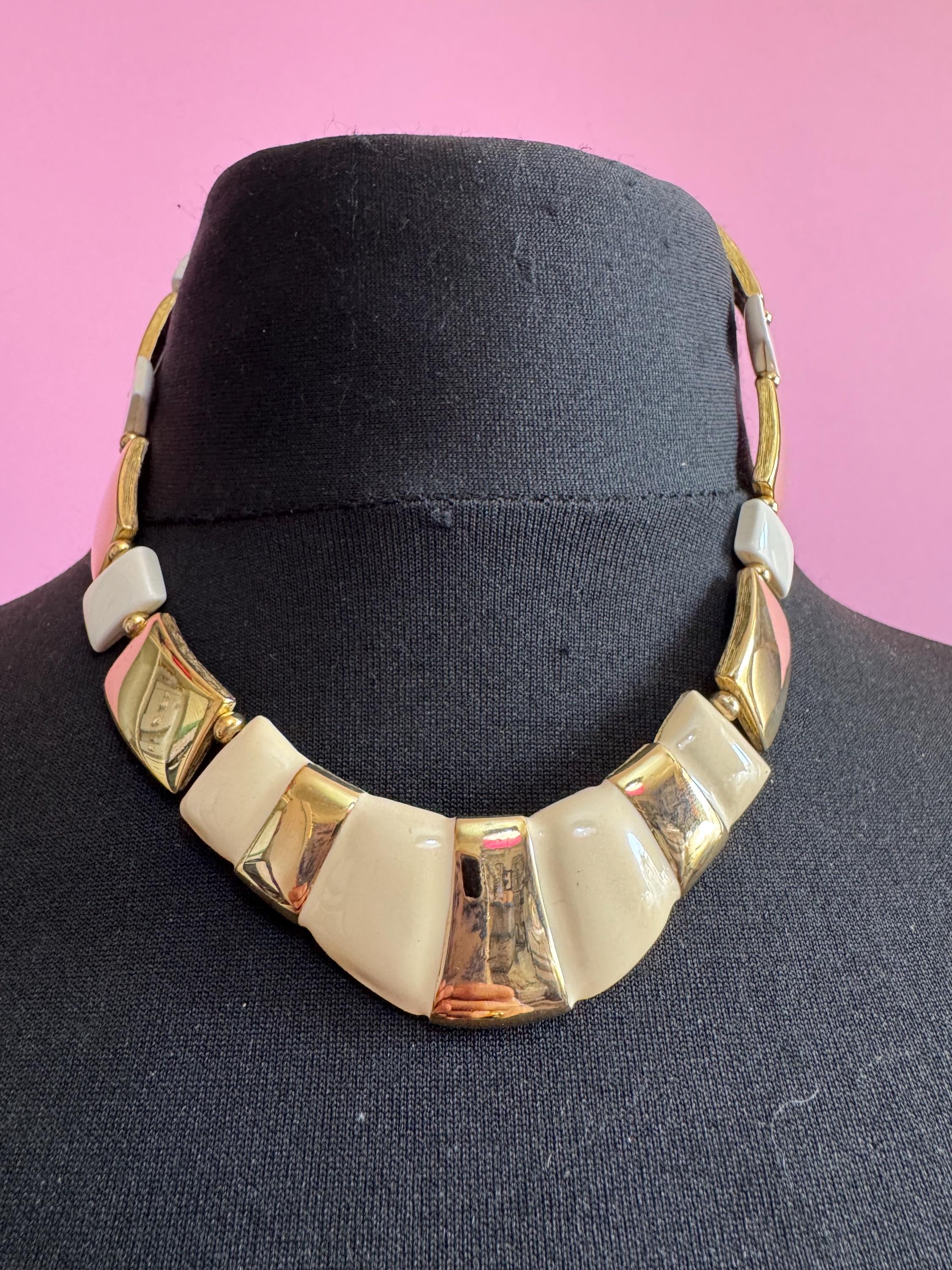 Signed NAPIER cream Enamel Choker: petite neck Vintage Gold Tone chain necklace