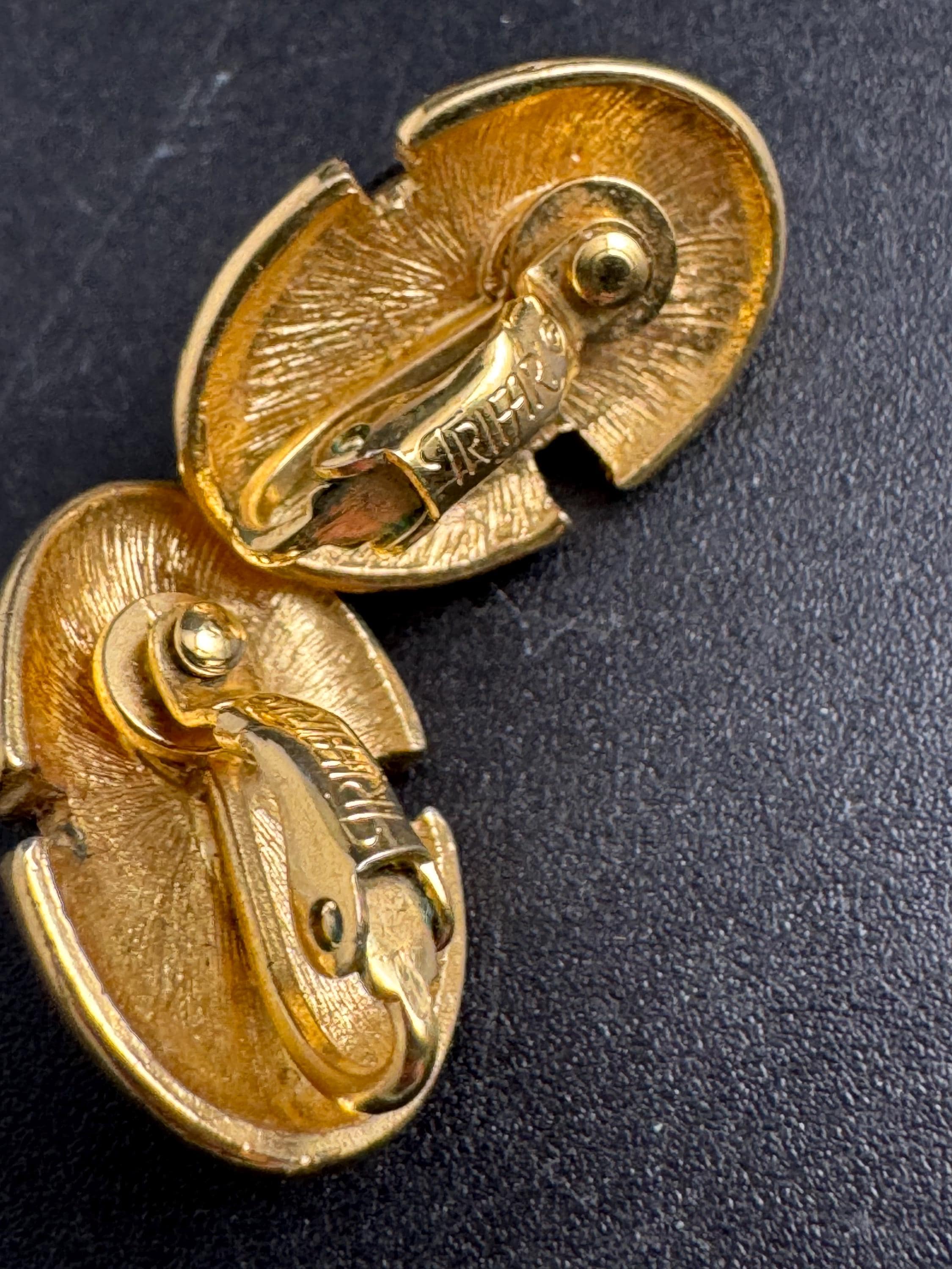 Trifari brown tortoiseshell clip on earrings, gold plated acrylic cabochons vintage