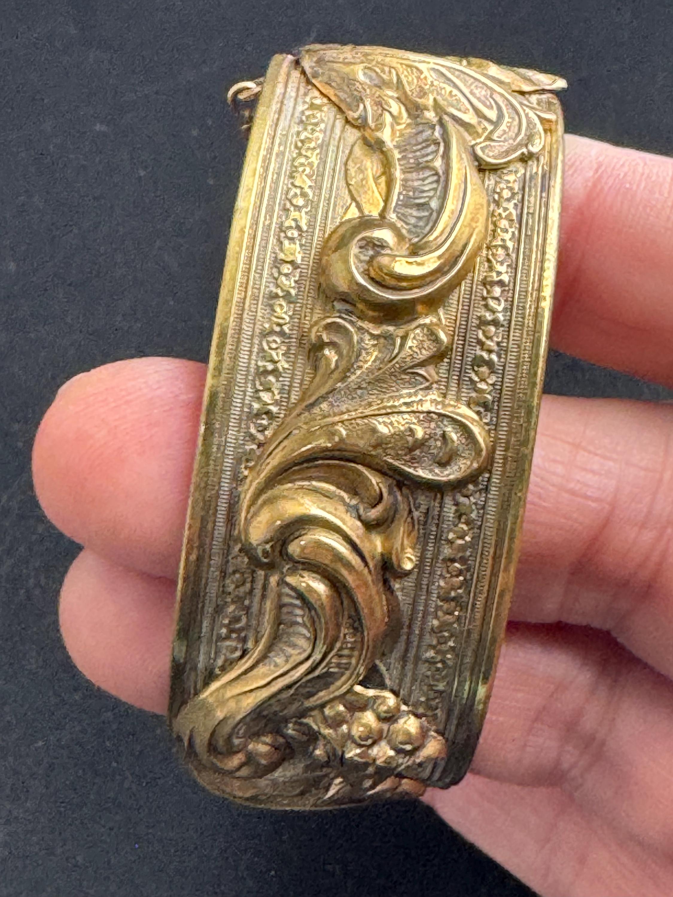 Victorian repousse work bangle : wide brass floral