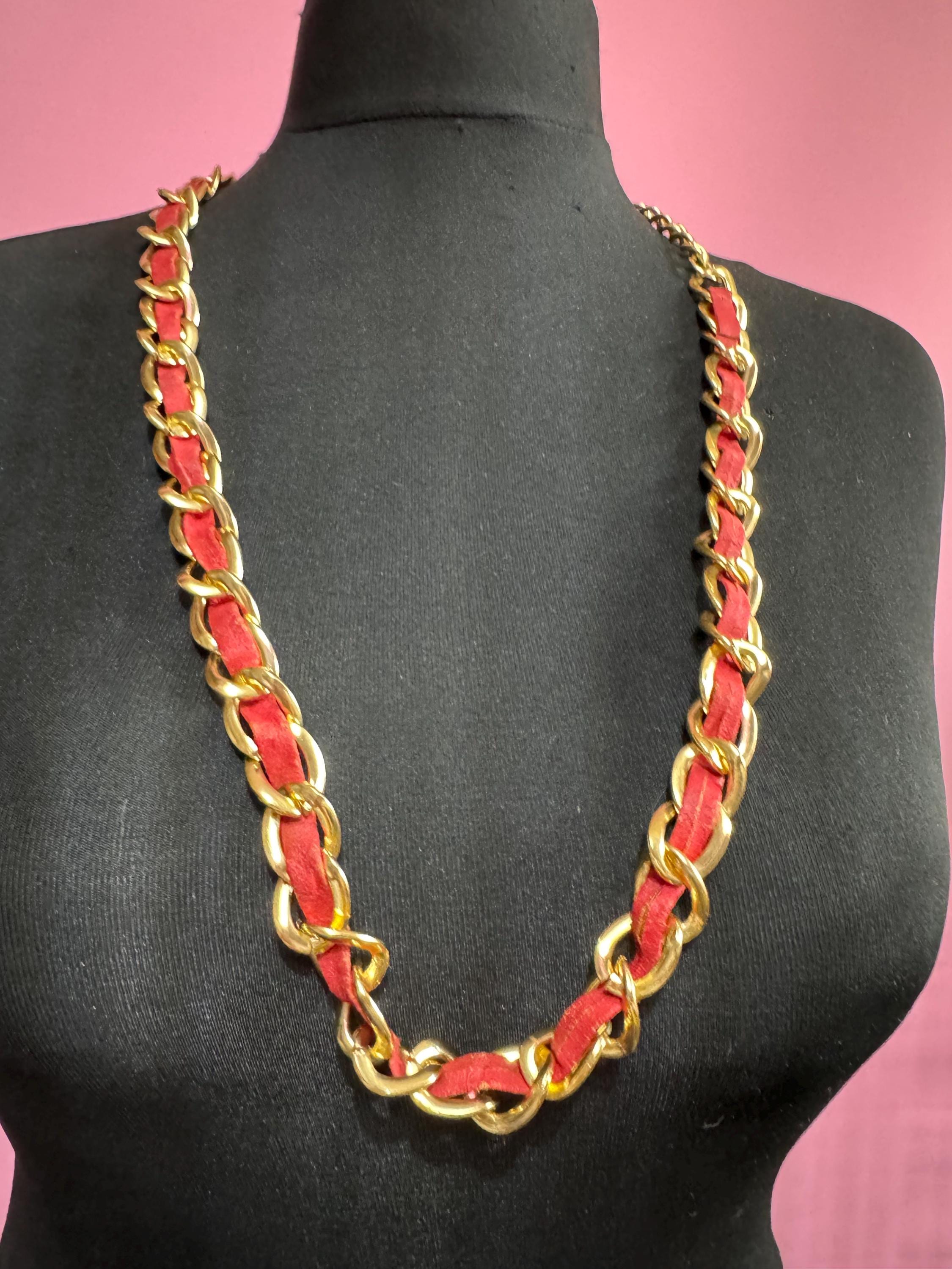 Red and gold metal chain belt, petite fit 73 to 86cm vintage fashion