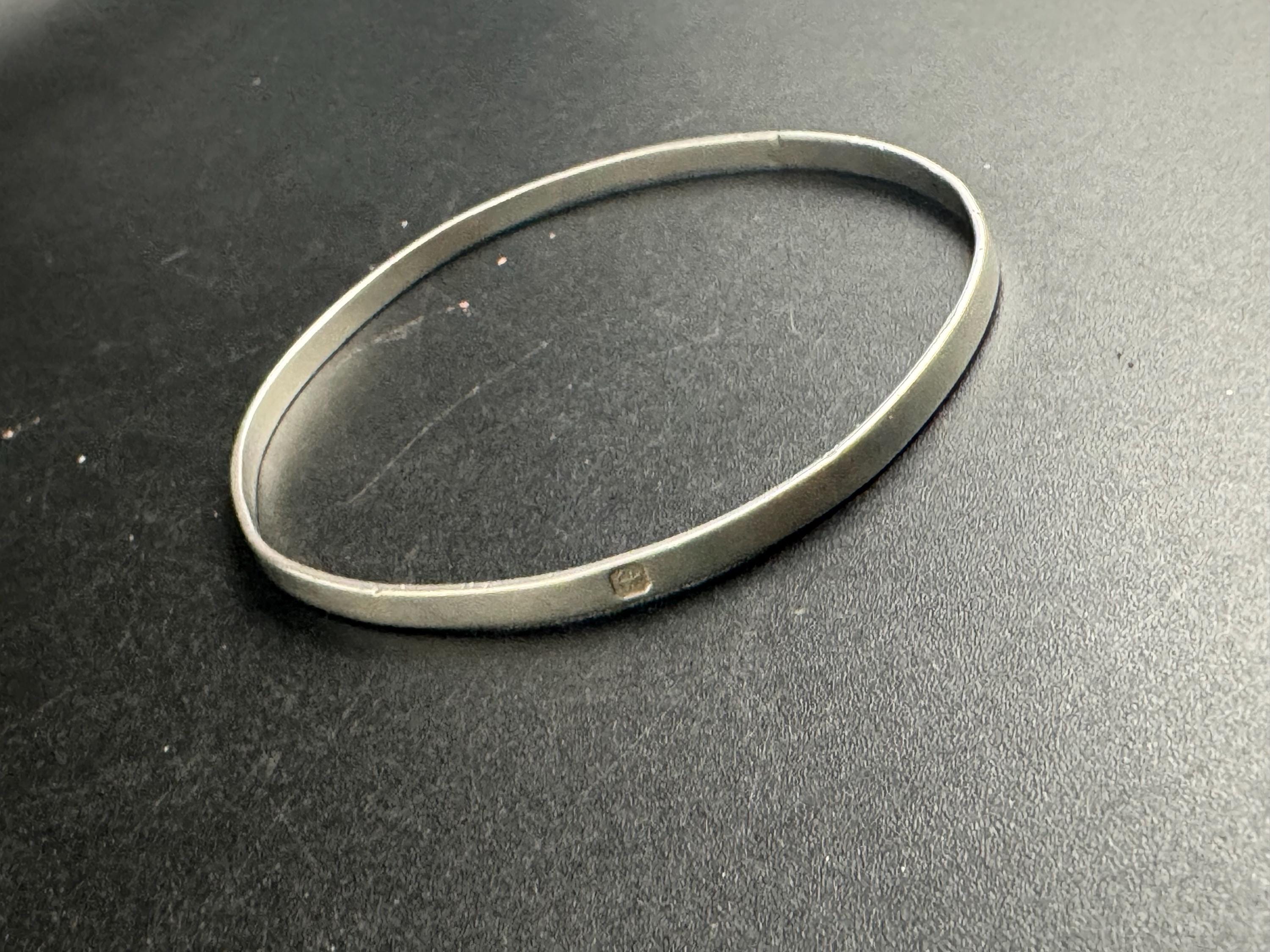 plain 925 round slim bangle, sterling silver 10.3 grams 7cm